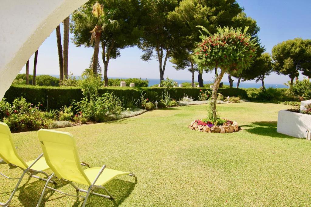 Miraflores Sea View Apartment with Garden
