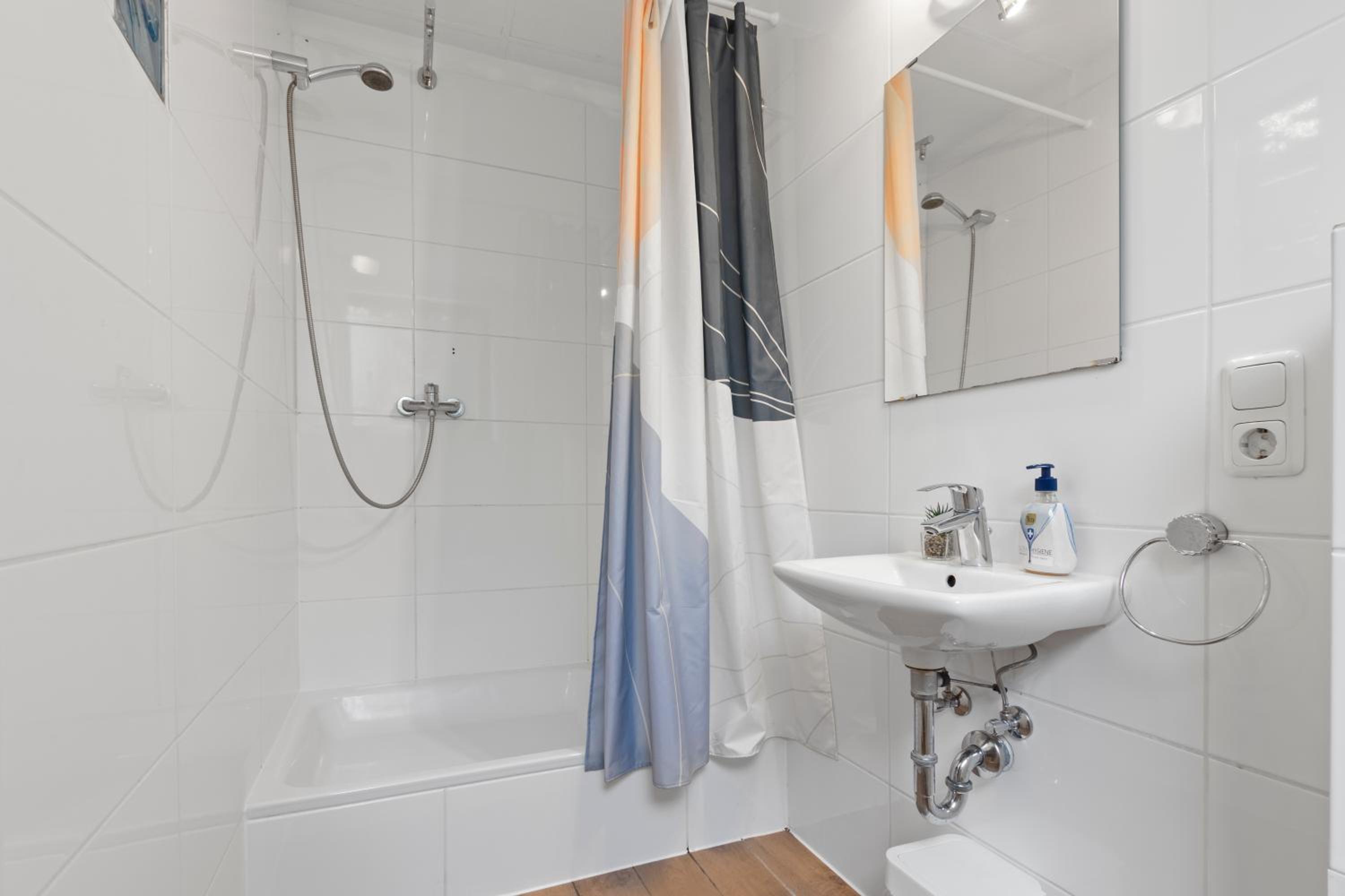 Flatista Homes - Garden House