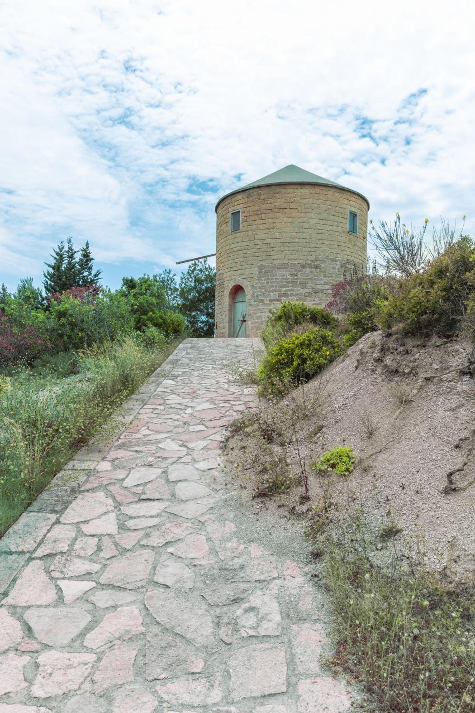 Erikousa Palace