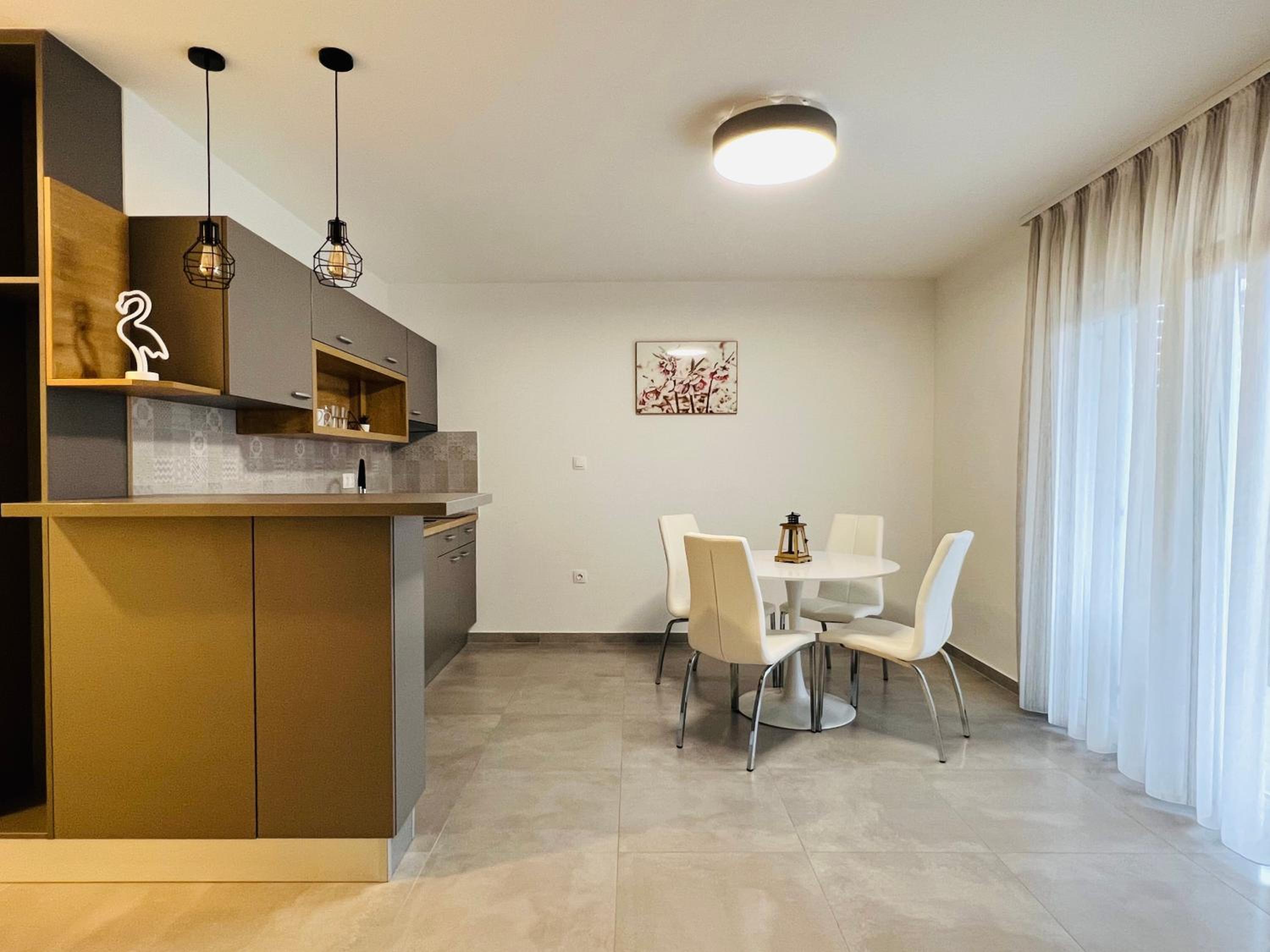 Apartmani AViS