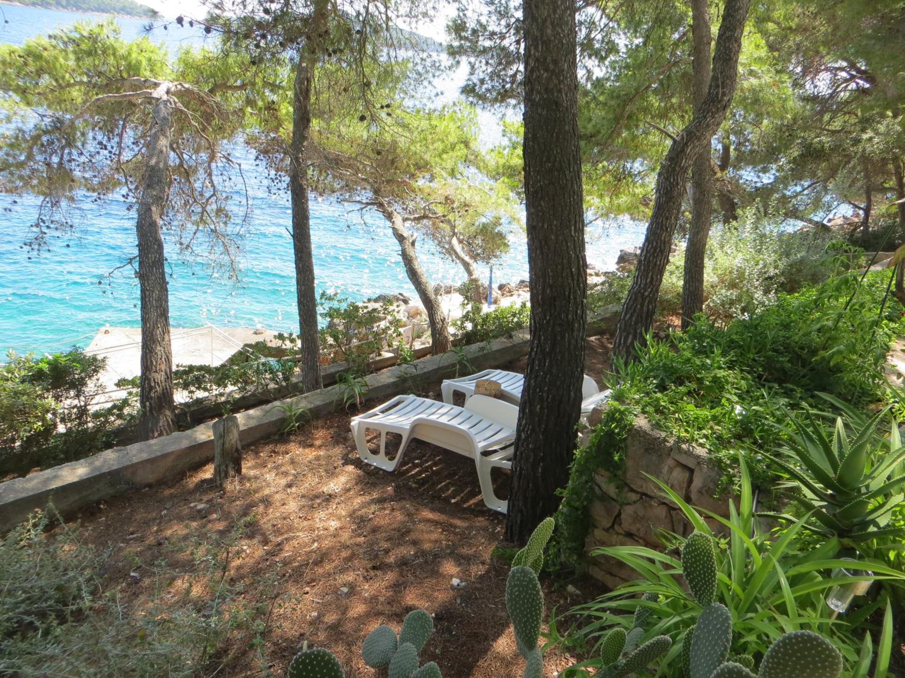 Villa V, 4-star 2-floor 1-apartment seaside property with great outdoors photo 5