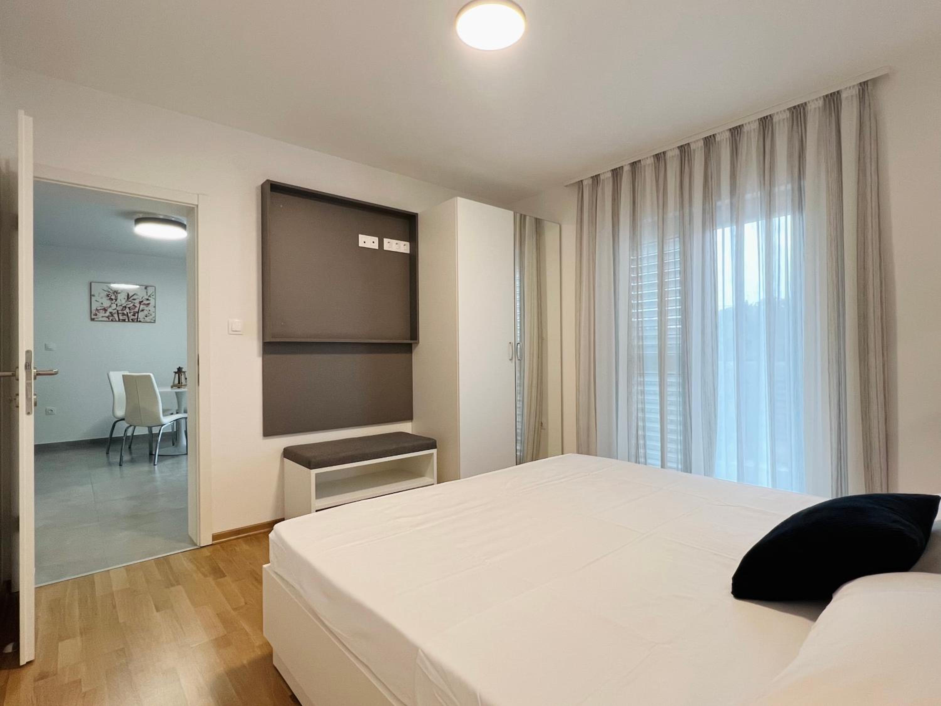 Apartmani AViS