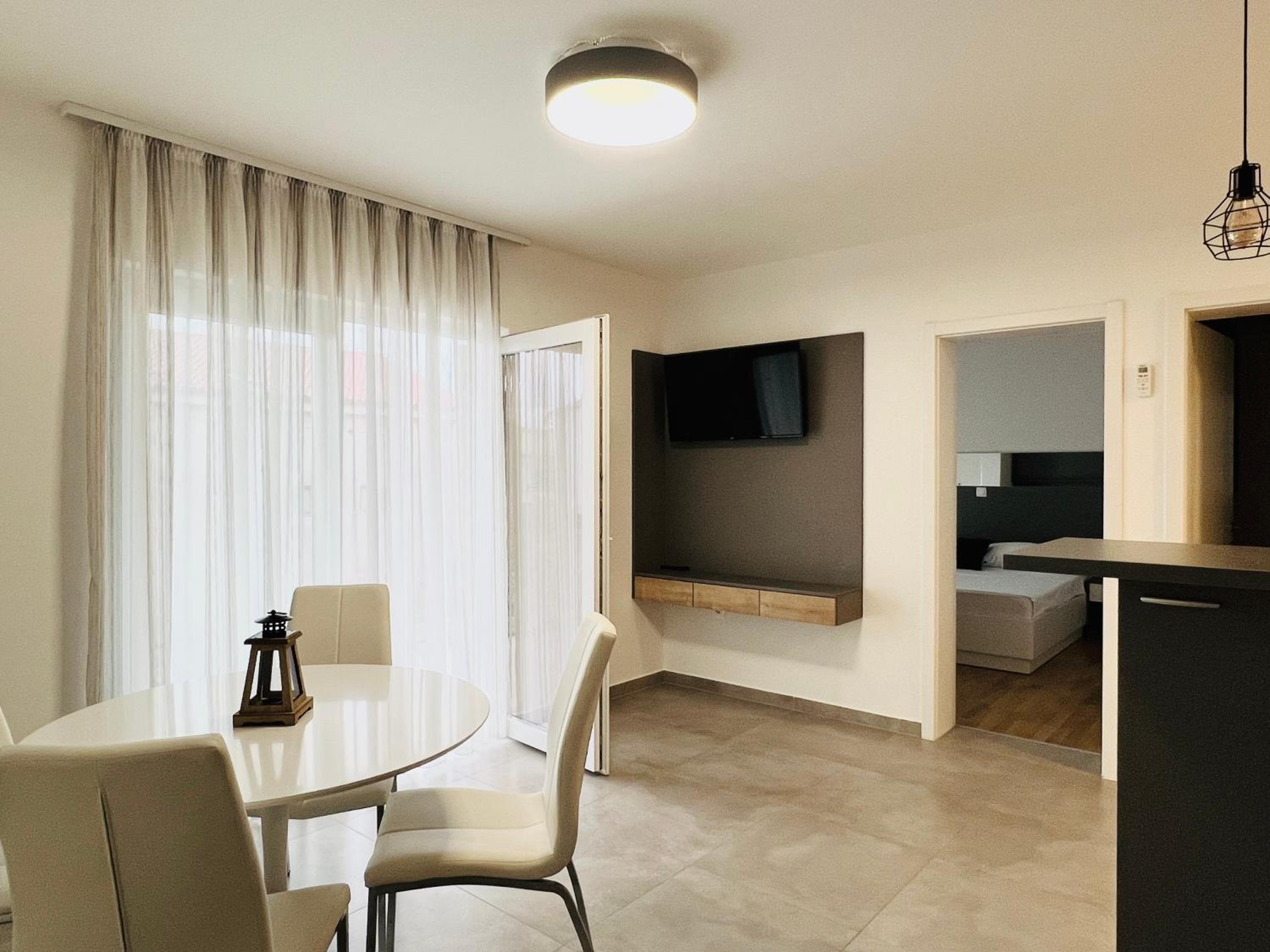 Apartmani AViS