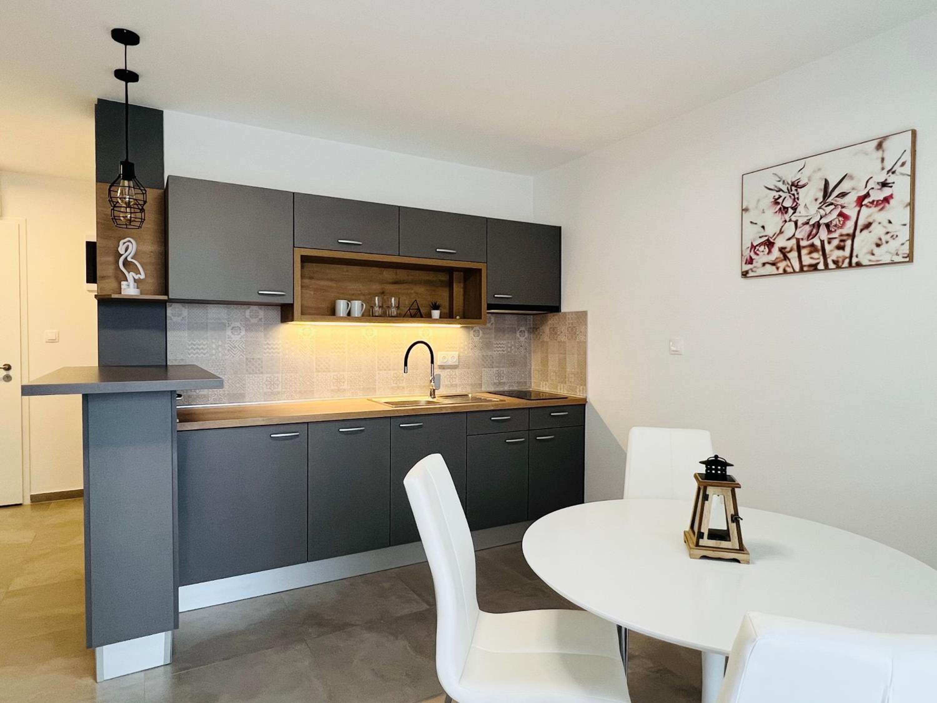 Apartmani AViS