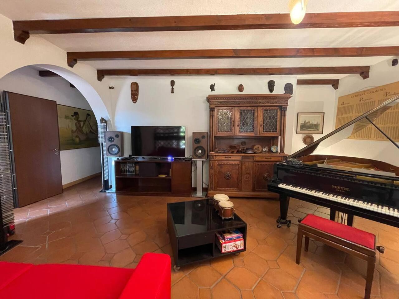 Musicians Mansion Apartment view 2