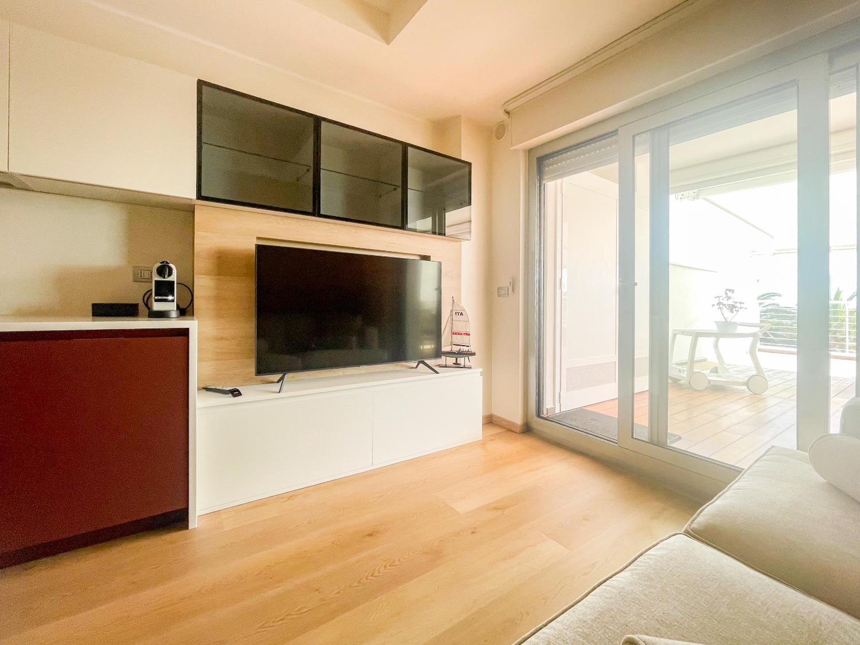 Homiday - Riviera Palace view 5
