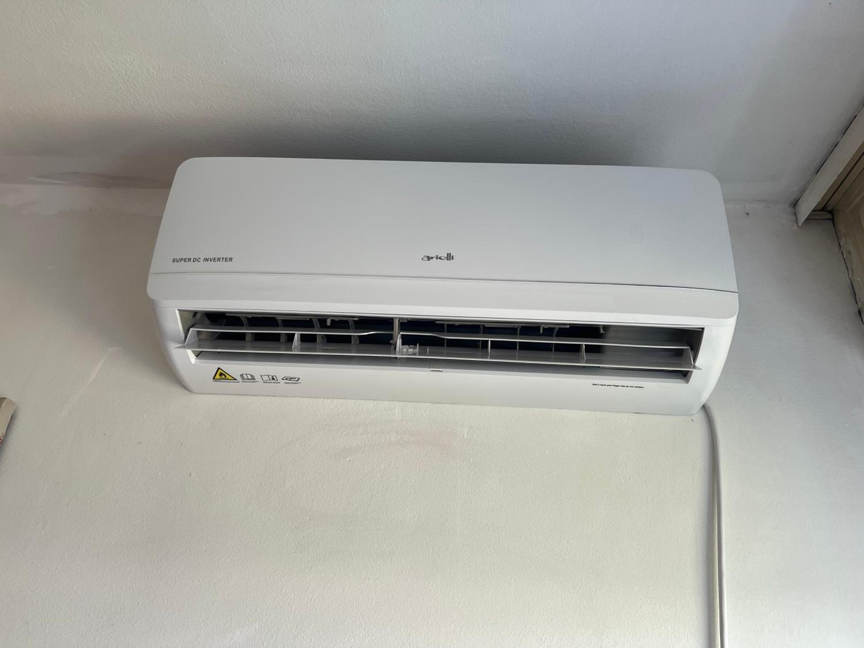 A-D free wi-fi internet, air conditioner,free parking view 3