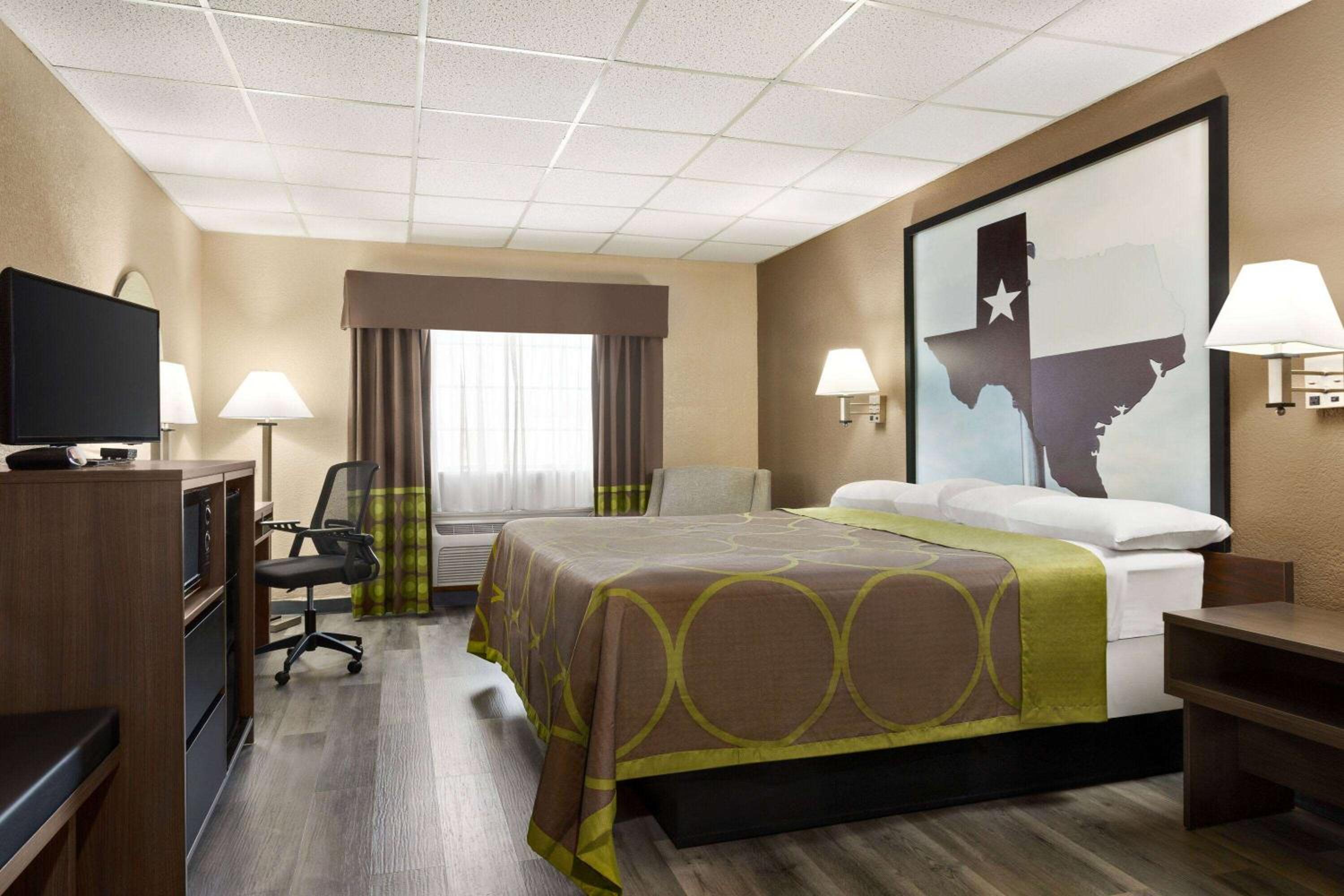 Gainesville Vacations - Super 8 by Wyndham Gainesville TX - Property Image 3