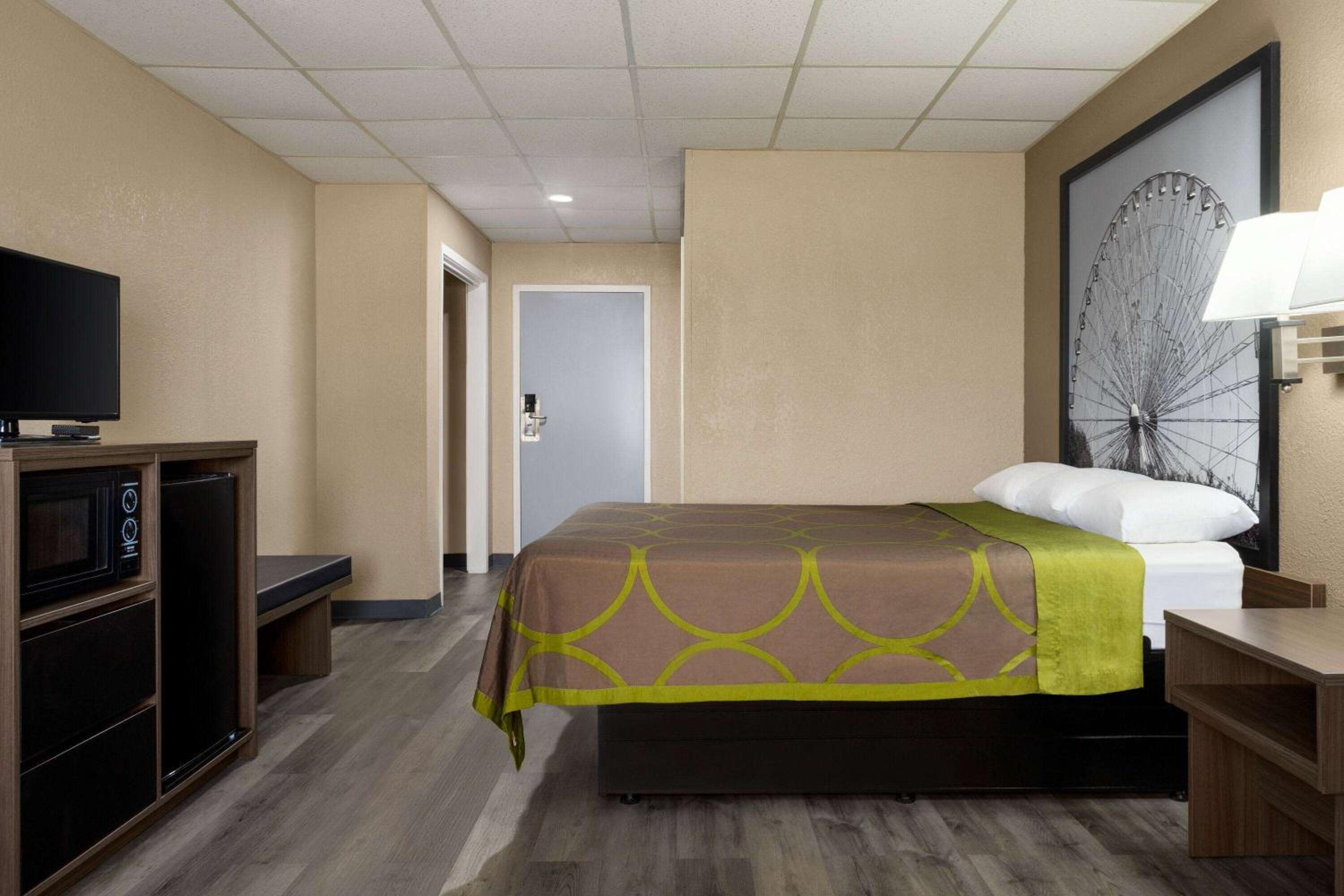 Gainesville Vacations - Super 8 by Wyndham Gainesville TX - Property Image 21