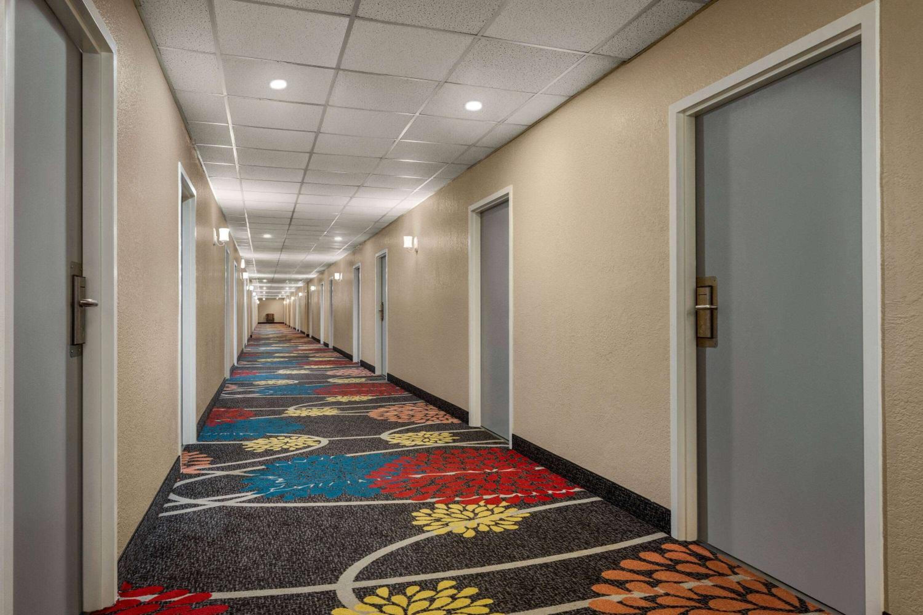 Gainesville Vacations - Super 8 by Wyndham Gainesville TX - Property Image 11