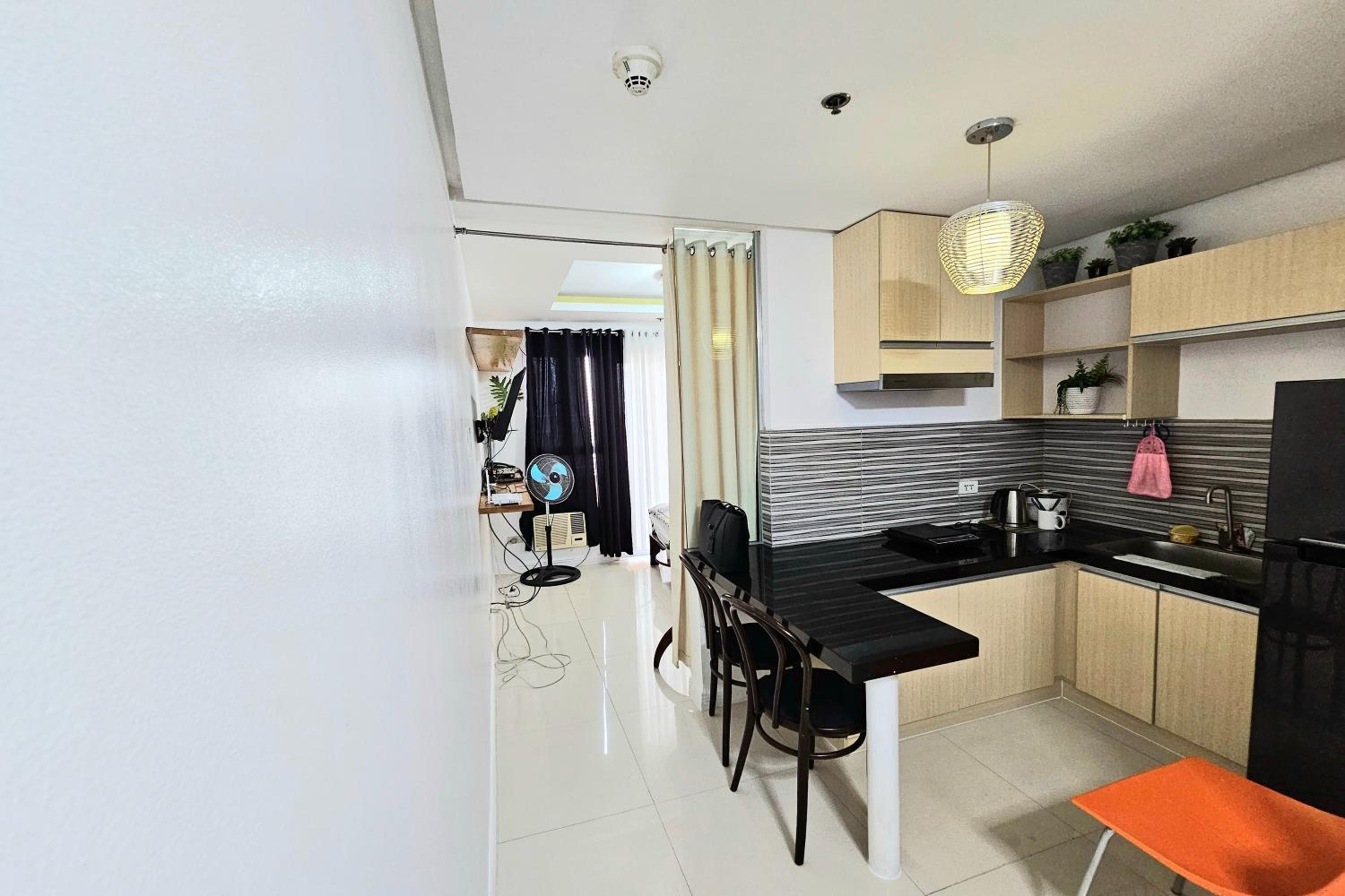 Birchtower by Jeizel Manila City view 5