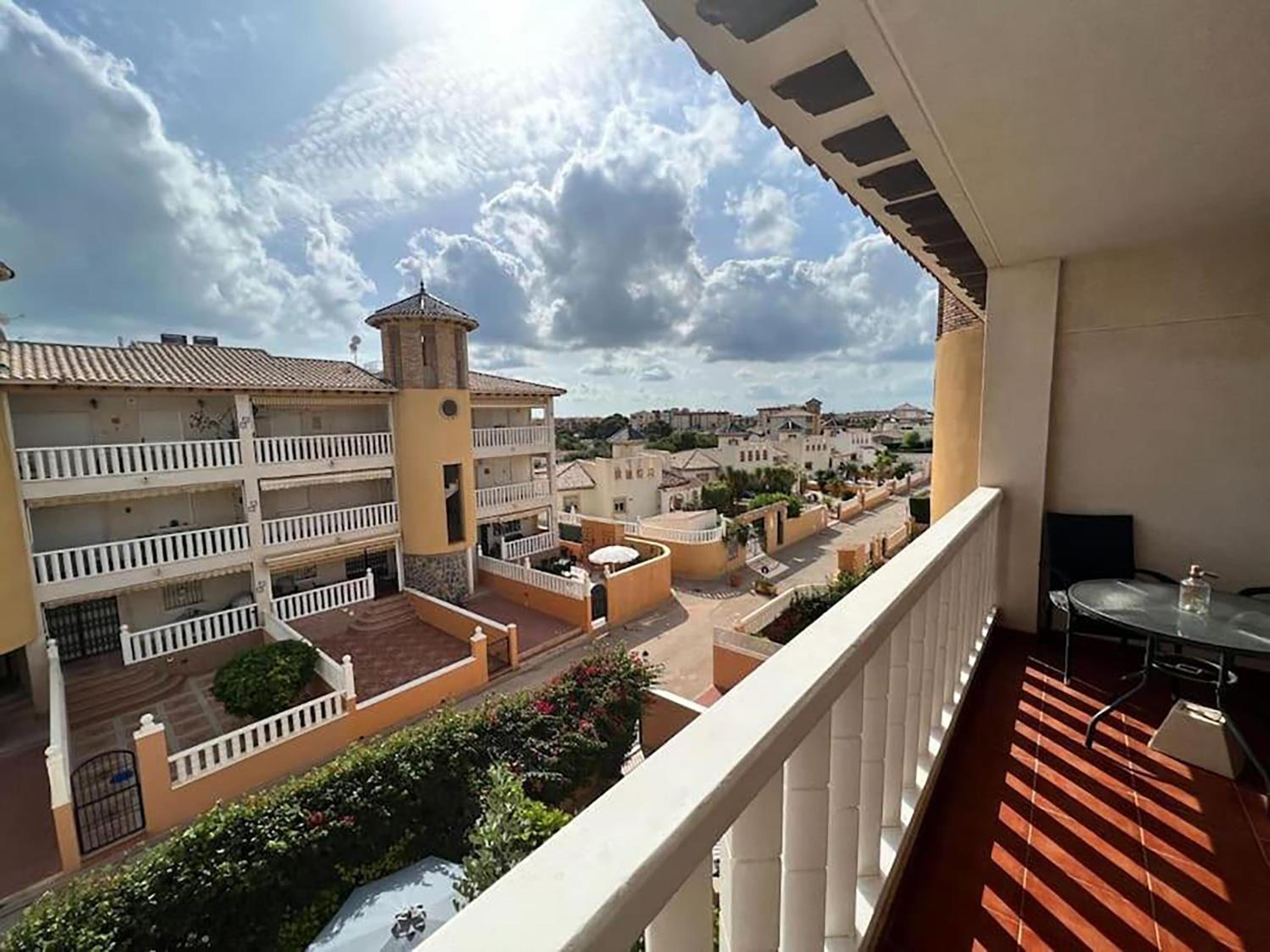 Casa Castillo Penthouse with balcony and solarium near La Zenia boulevard