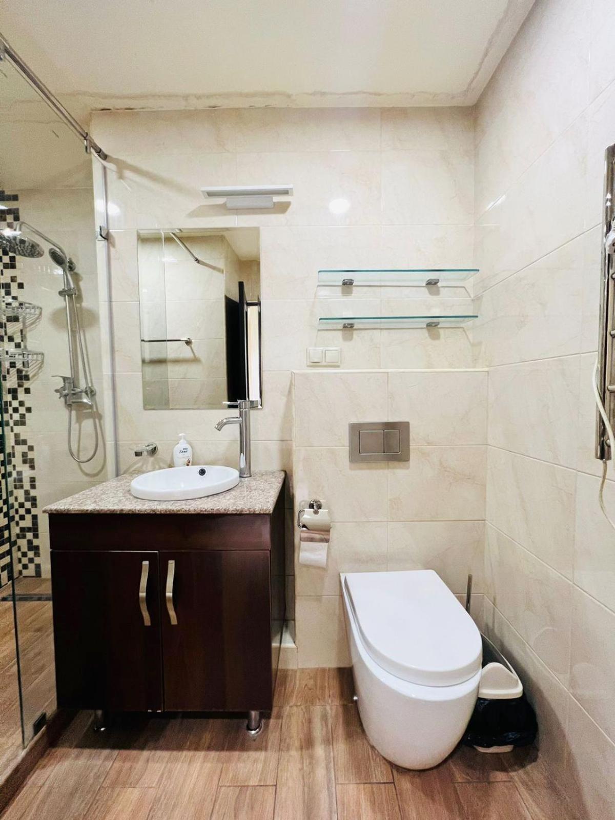 Modern Stylish 1 bedroom Apartment by Republic Square, Middle of City CENTER