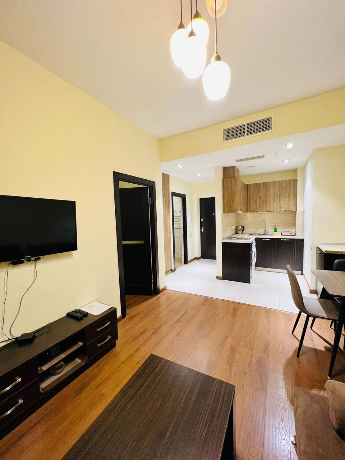 Modern Stylish 1 bedroom Apartment by Republic Square, Middle of City CENTER
