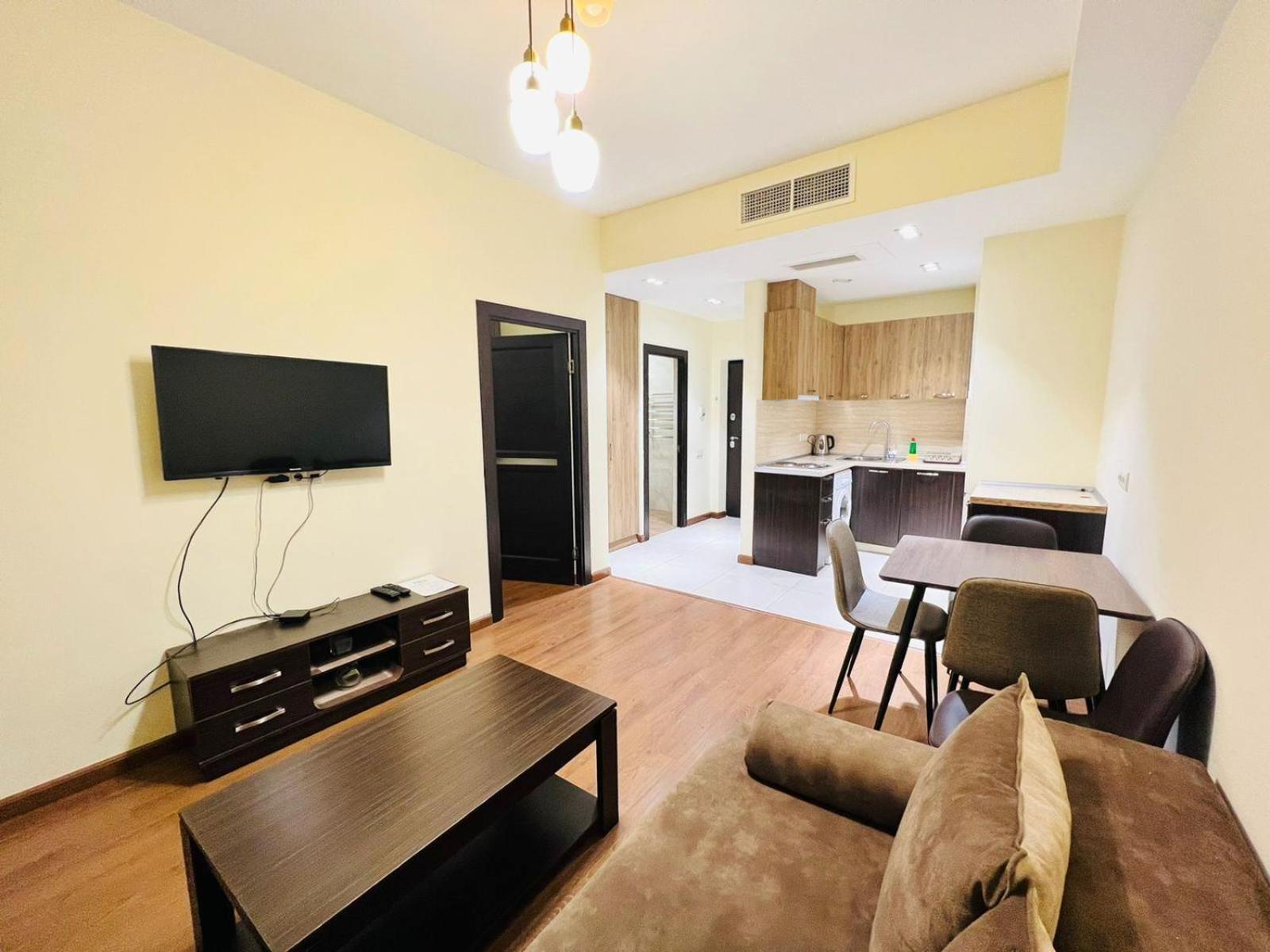 Modern Stylish 1 bedroom Apartment by Republic Square, Middle of City CENTER