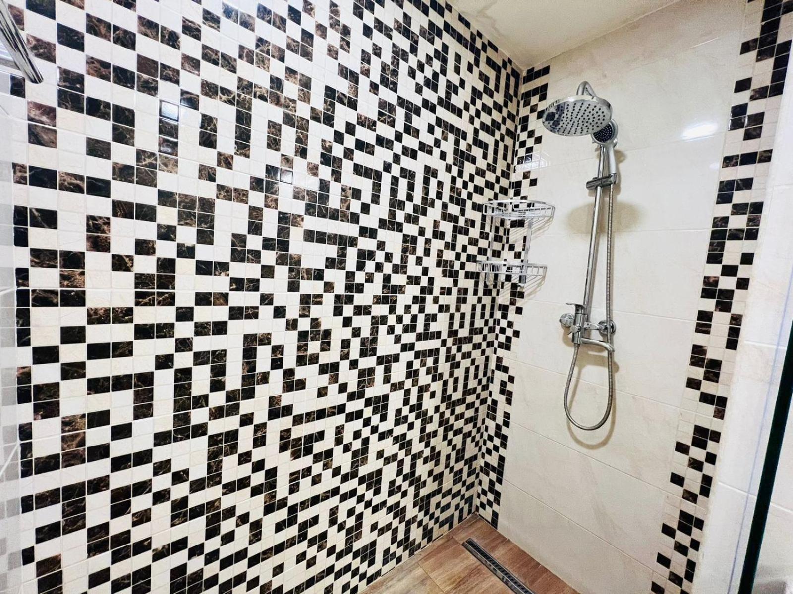 Modern Stylish 1 bedroom Apartment by Republic Square, Middle of City CENTER