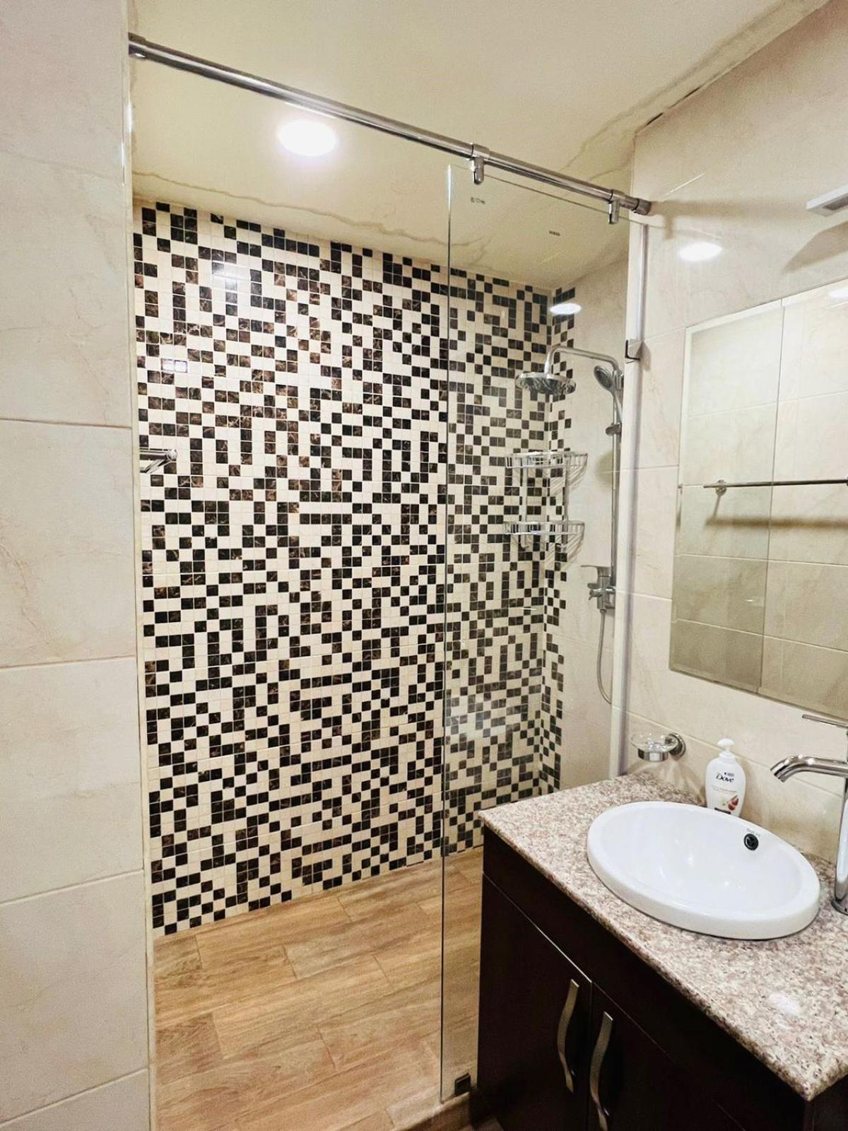 Modern Stylish 1 bedroom Apartment by Republic Square, Middle of City CENTER