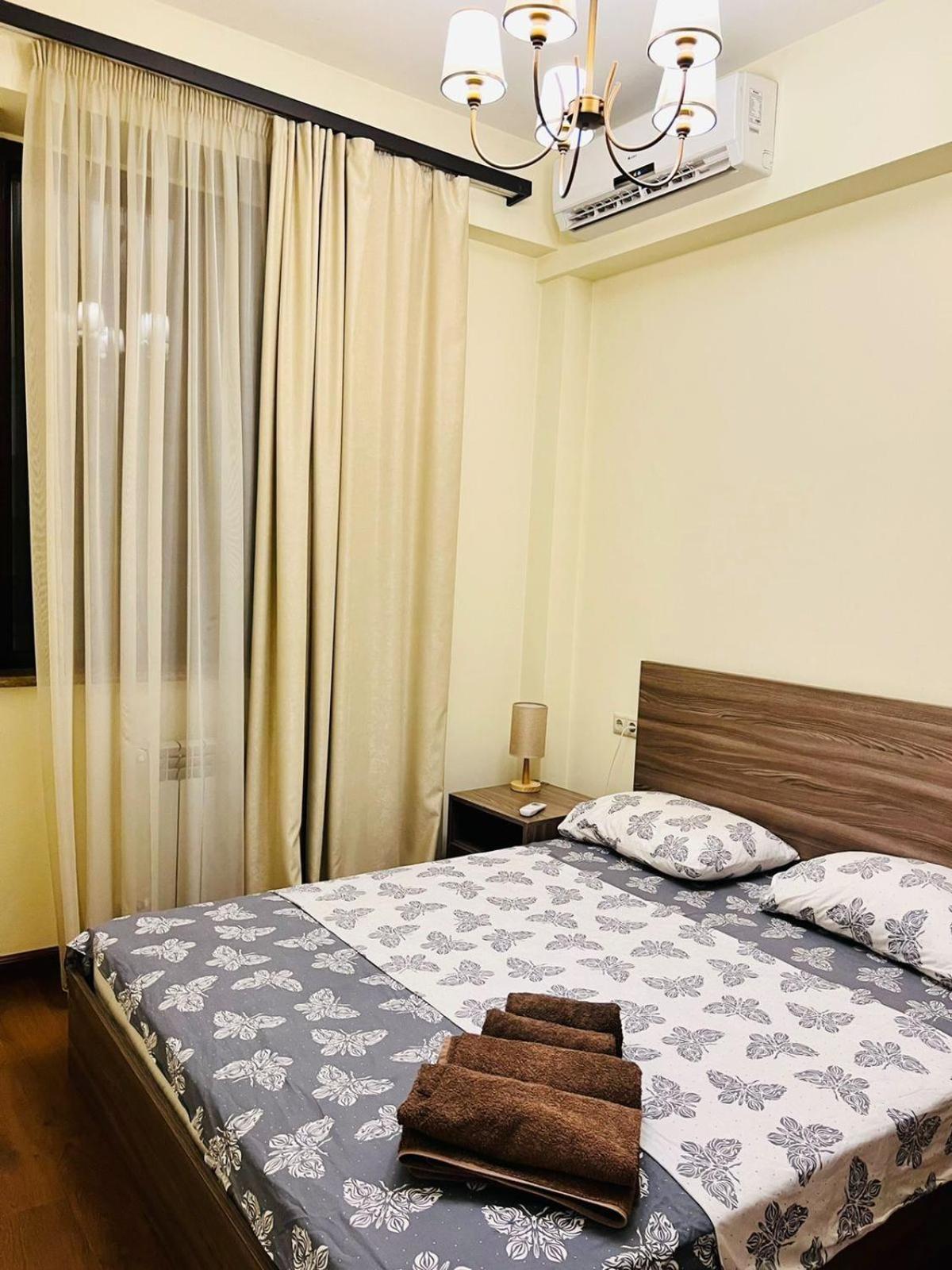 Modern Stylish 1 bedroom Apartment by Republic Square, Middle of City CENTER