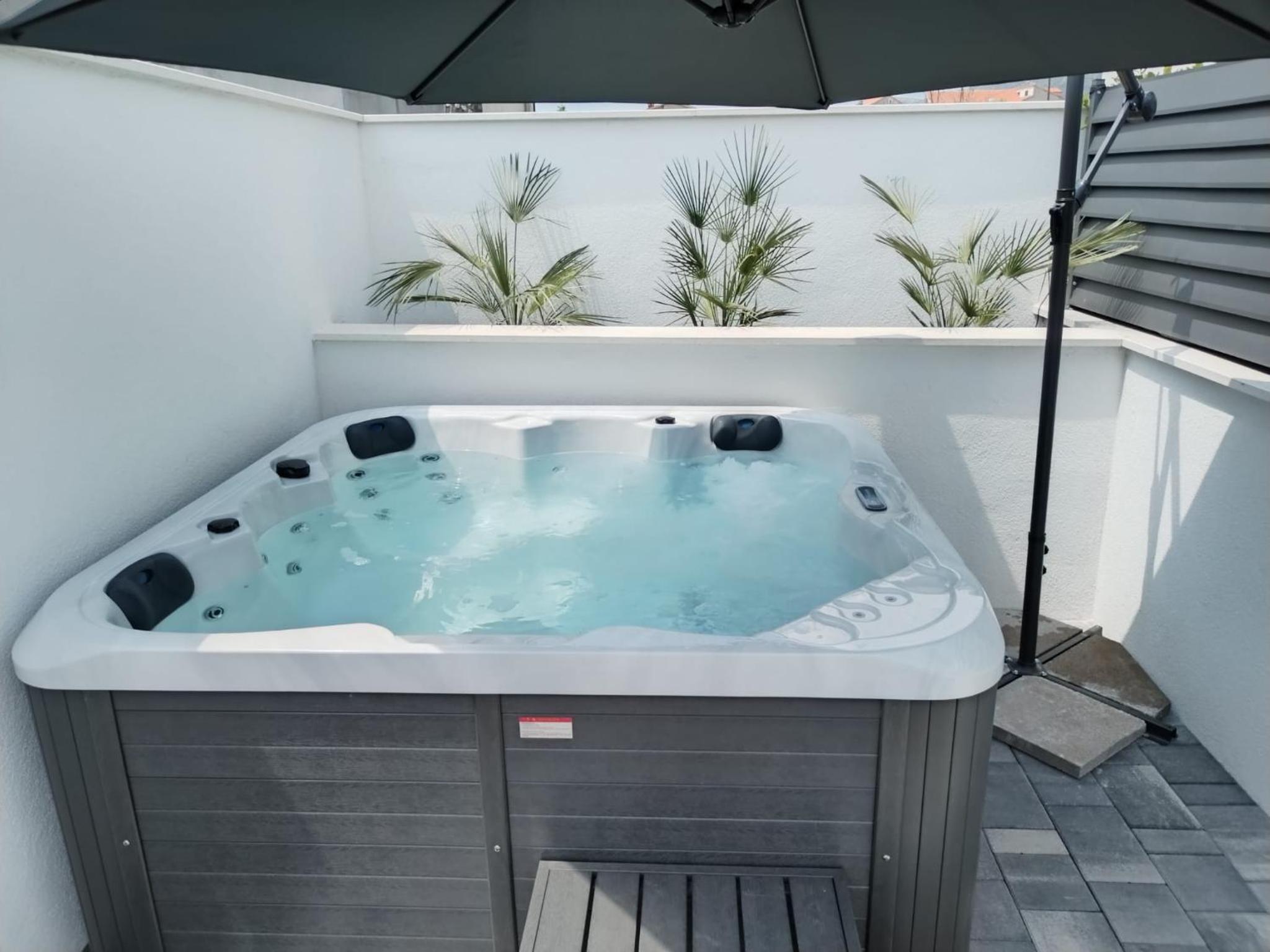 Olive Tree apartment with jacuzzi view 2