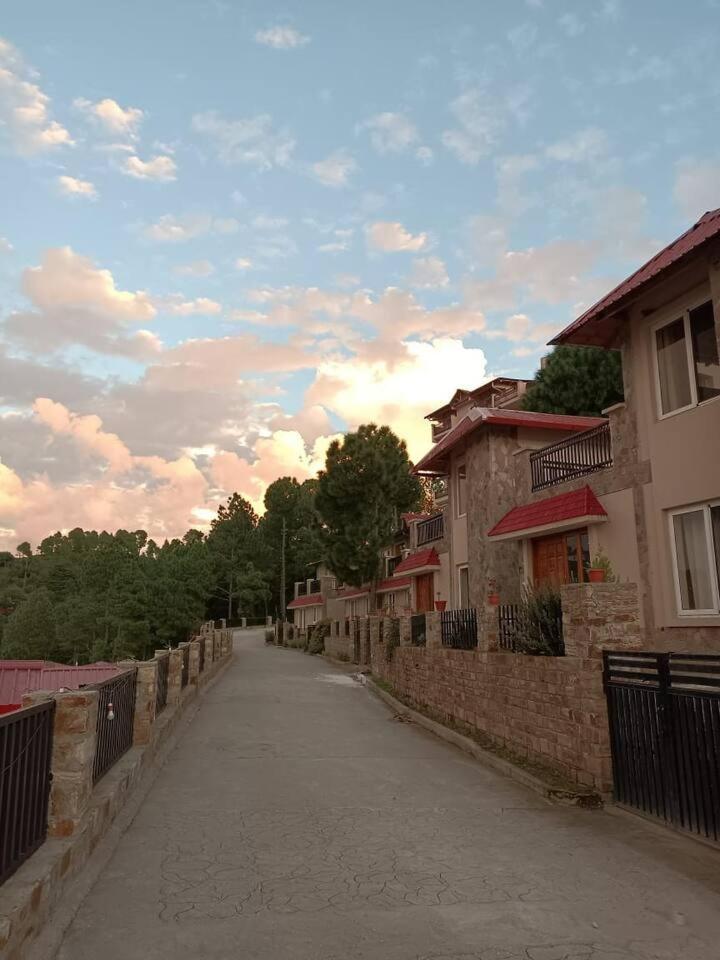 Photo 33