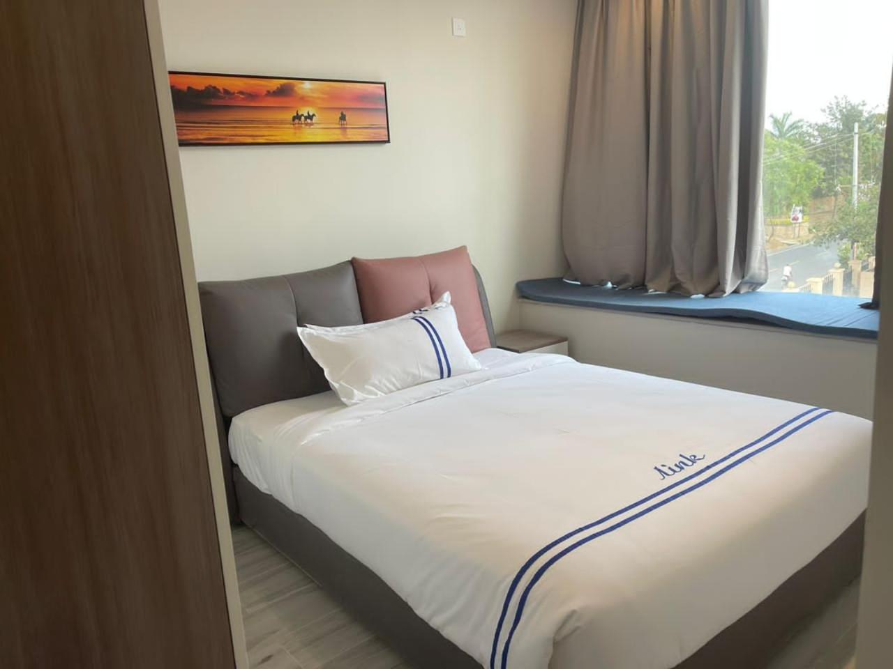 Claire Aparthotel