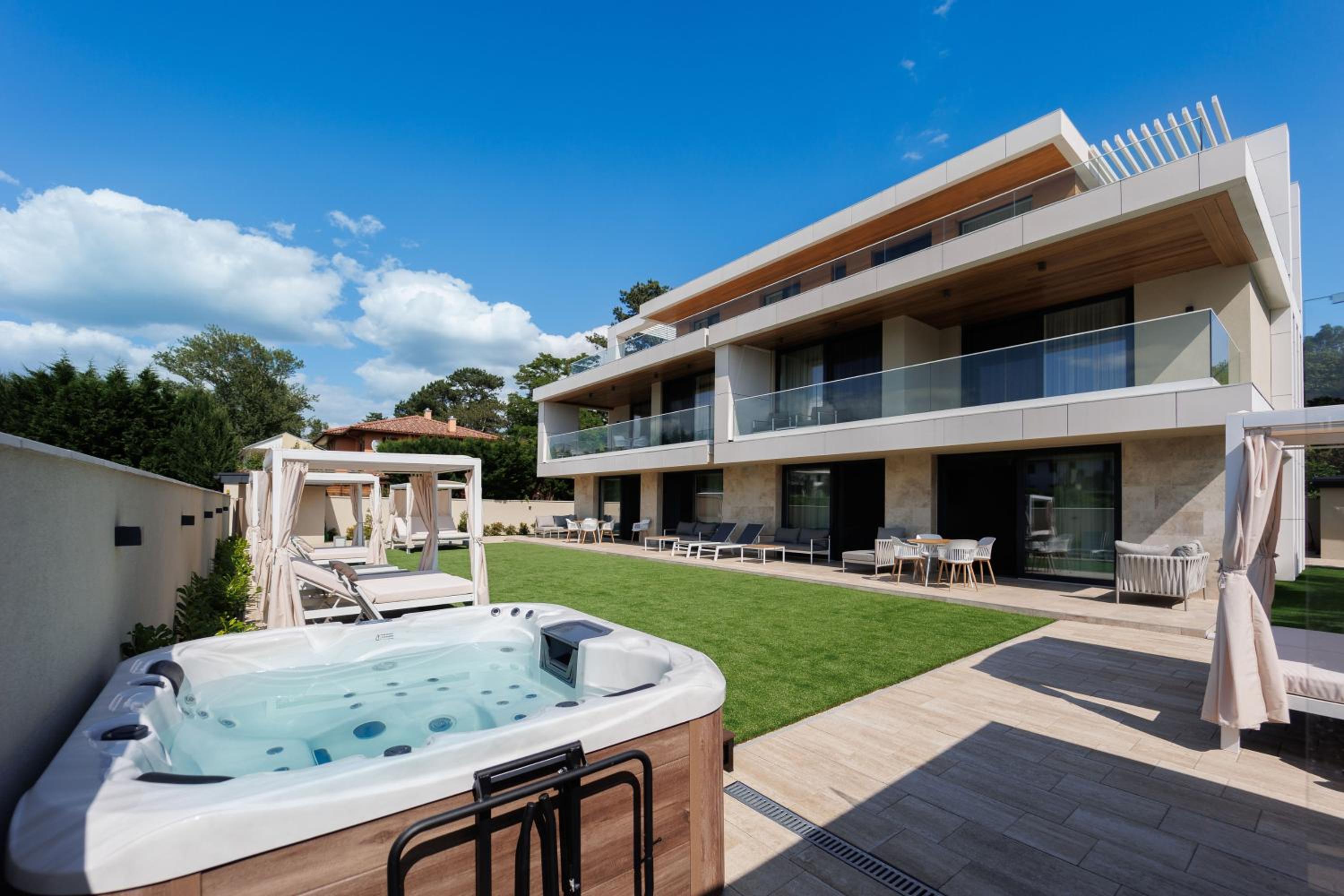 Hotel Gold Wave Apartments - Image 1