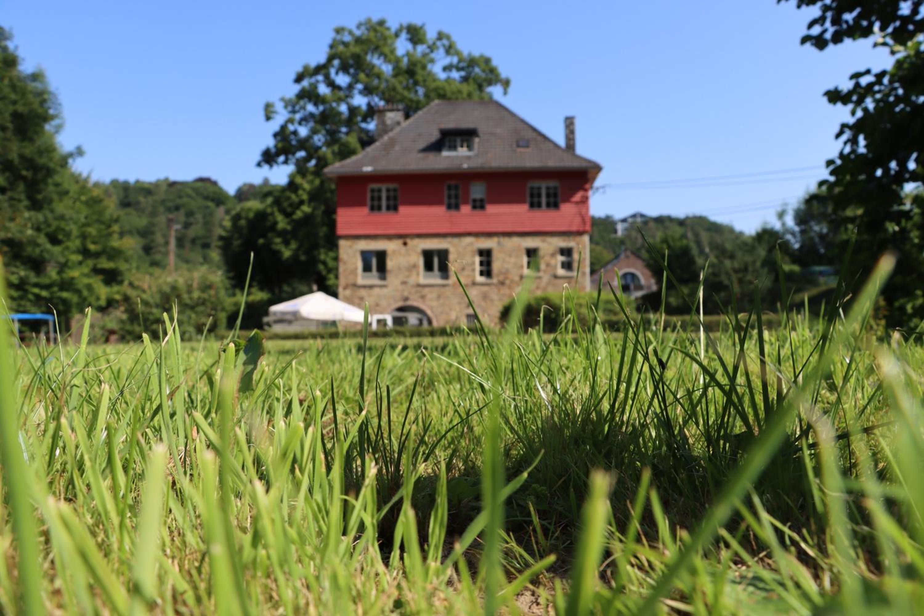 Le Chalet du Lac de Warfaaz by WelcHome