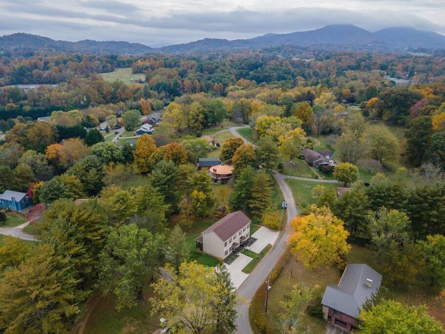 Asheville Overlook! Comfy 2br Asheville Apt/House! view 4