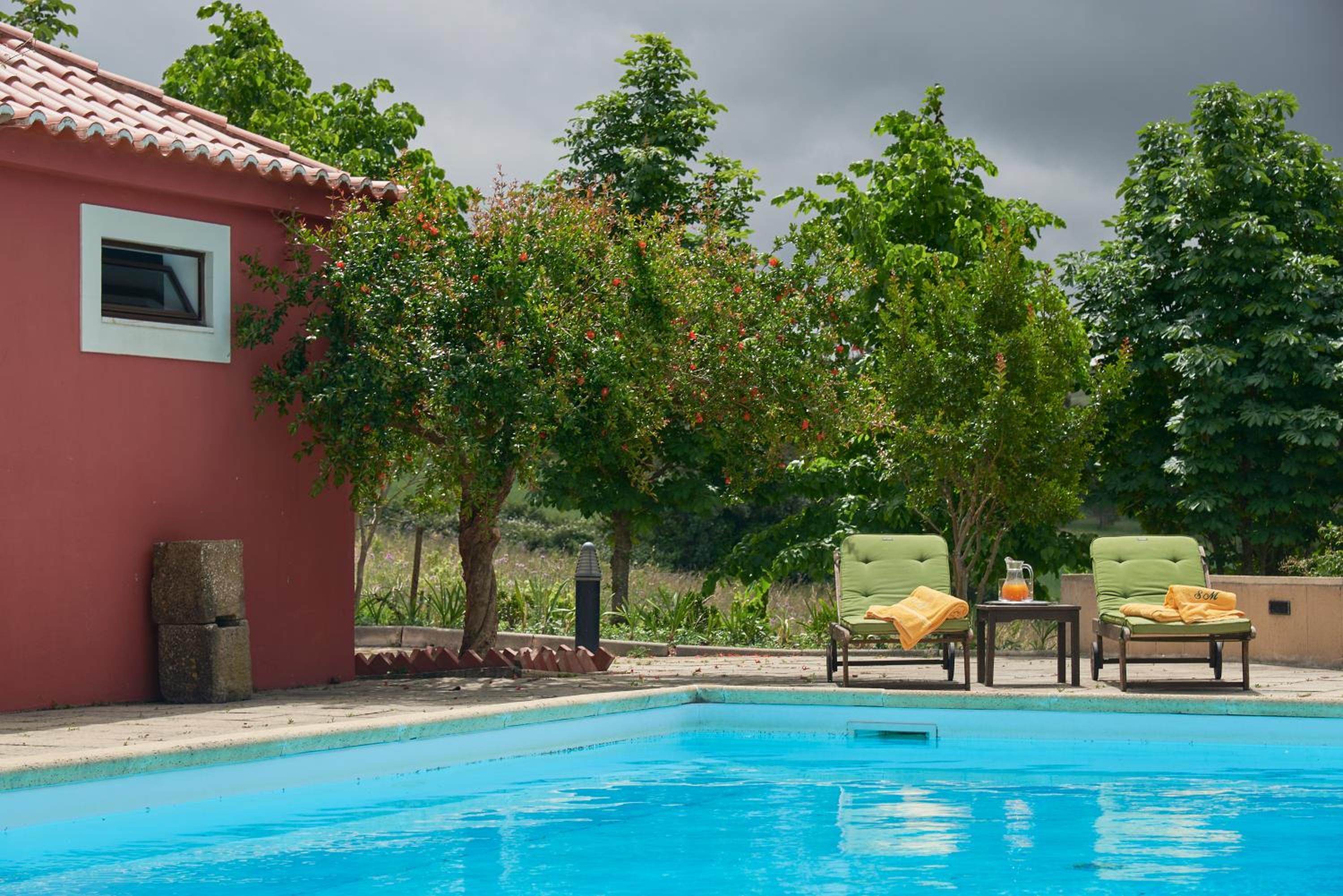 Deluxe Bedroom in Farmhouse, Swimming Pool, By TimeCooler