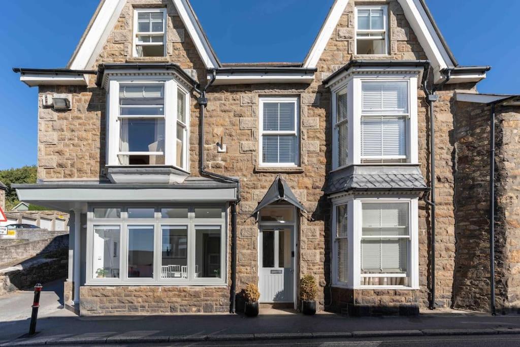 Room 3 Hotel style Double bedroom in Marazion
