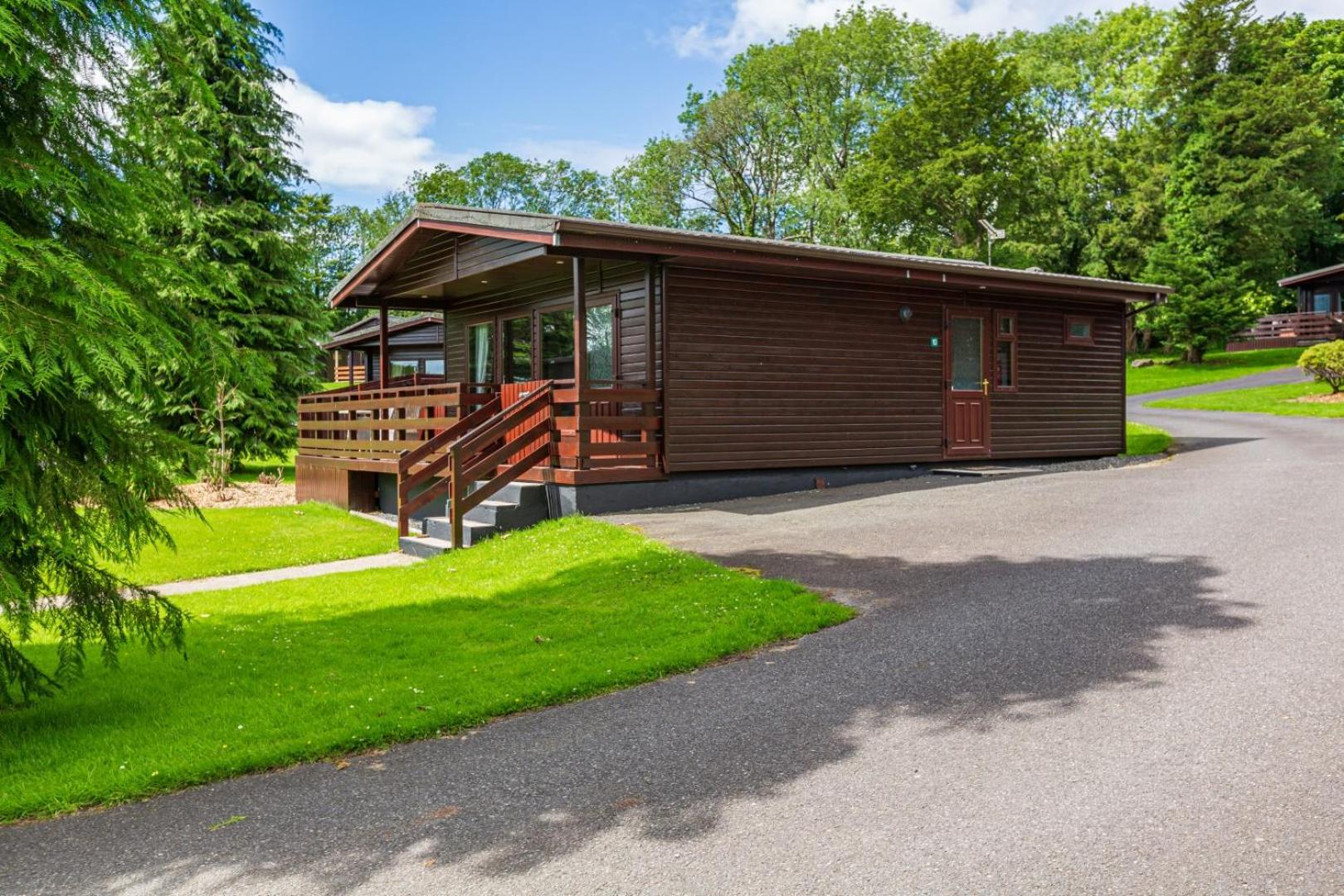 Bluebell Lodge 10 with Hot Tub view 3