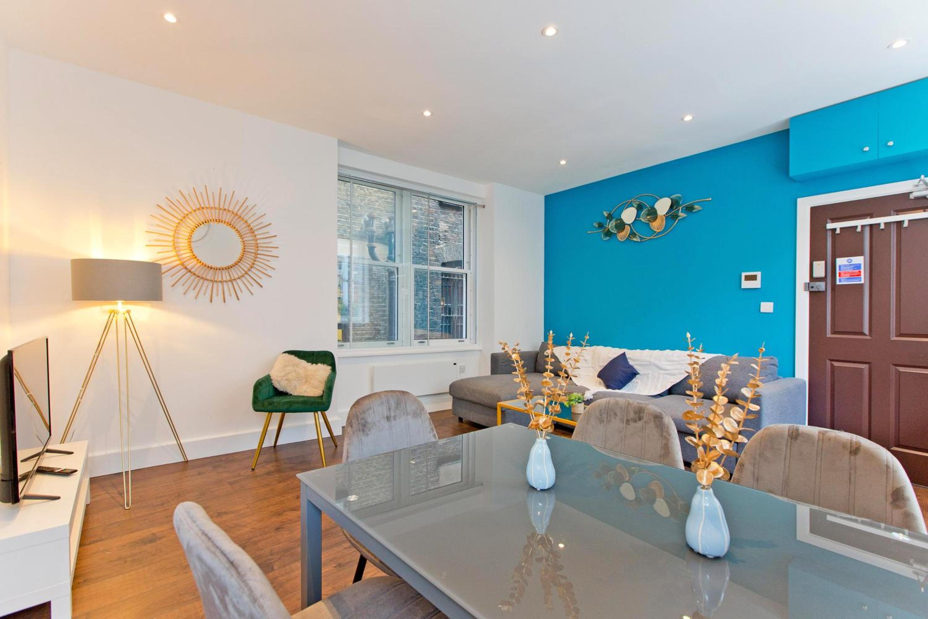Imperial Middlesex Street Apartments
