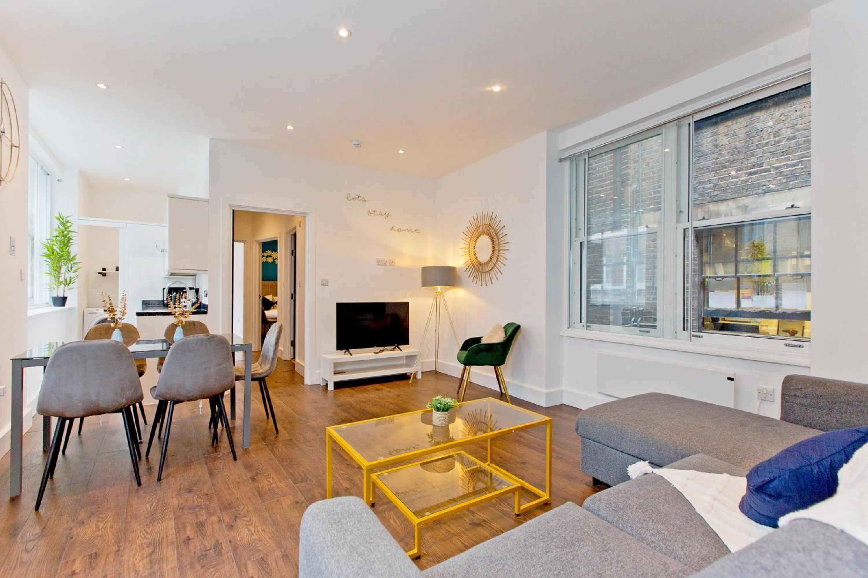 Imperial Middlesex Street Apartments
