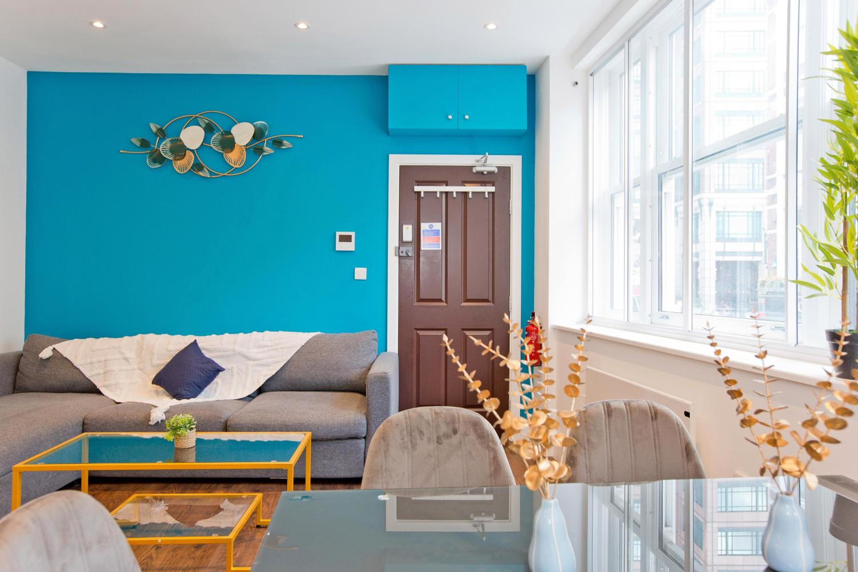 Imperial Middlesex Street Apartments