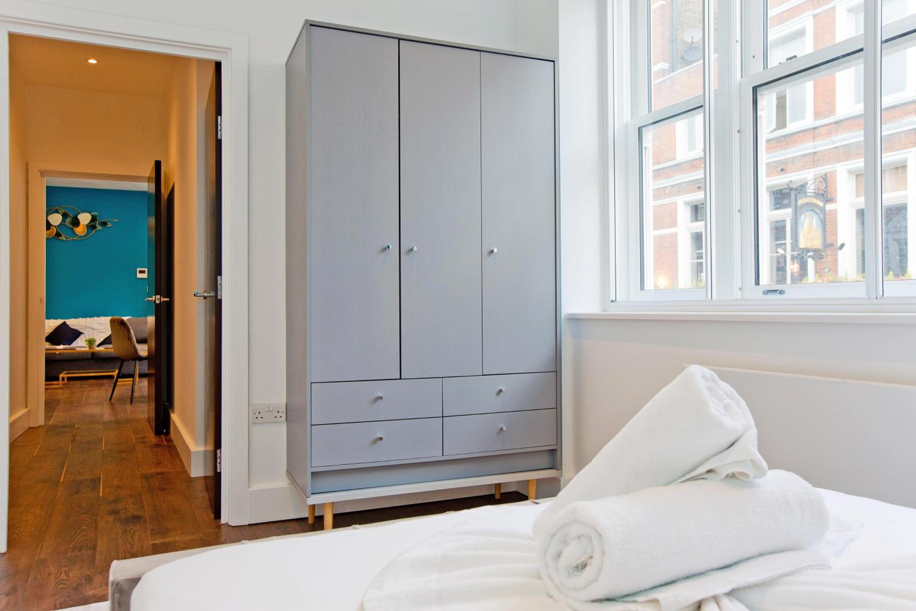 Imperial Middlesex Street Apartments