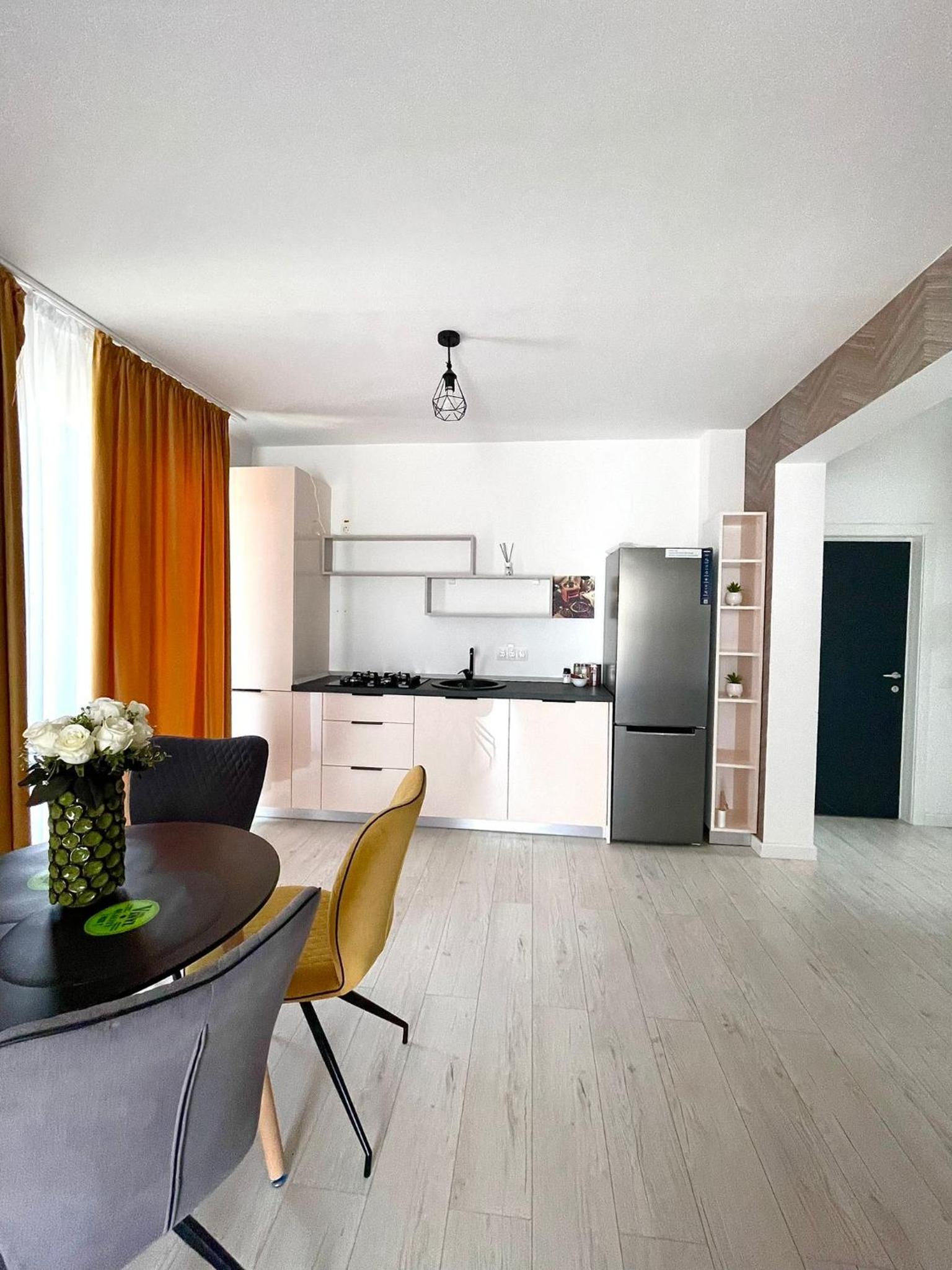 Residence 5 view 4