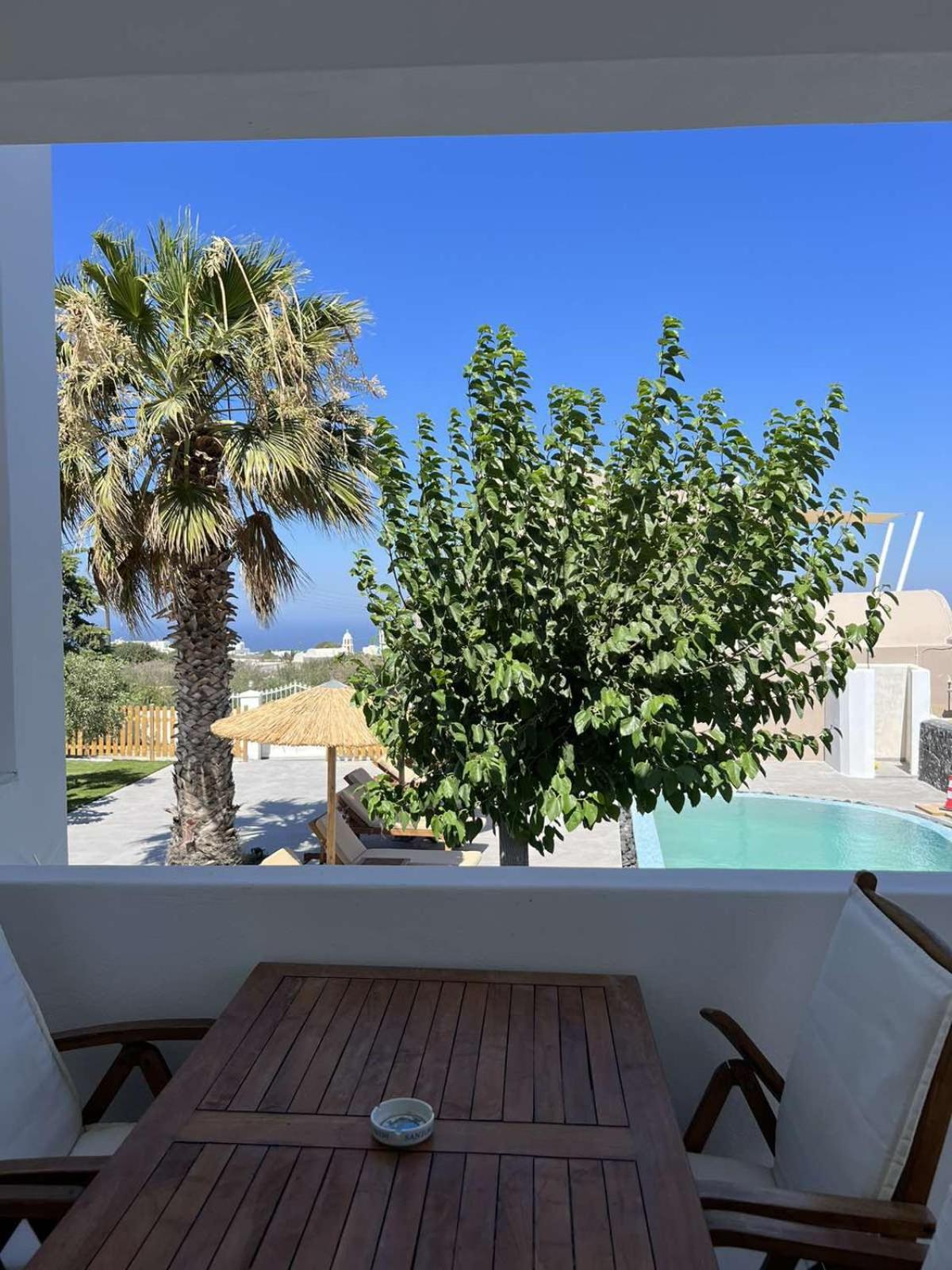 Santorini Villatzio Suites