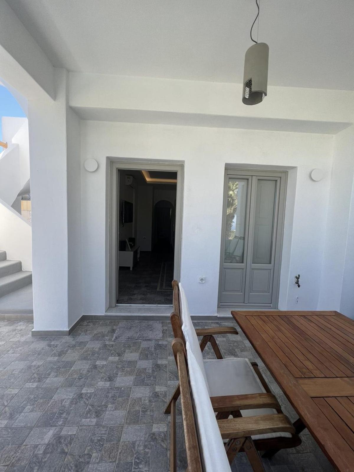 Santorini Villatzio Suites