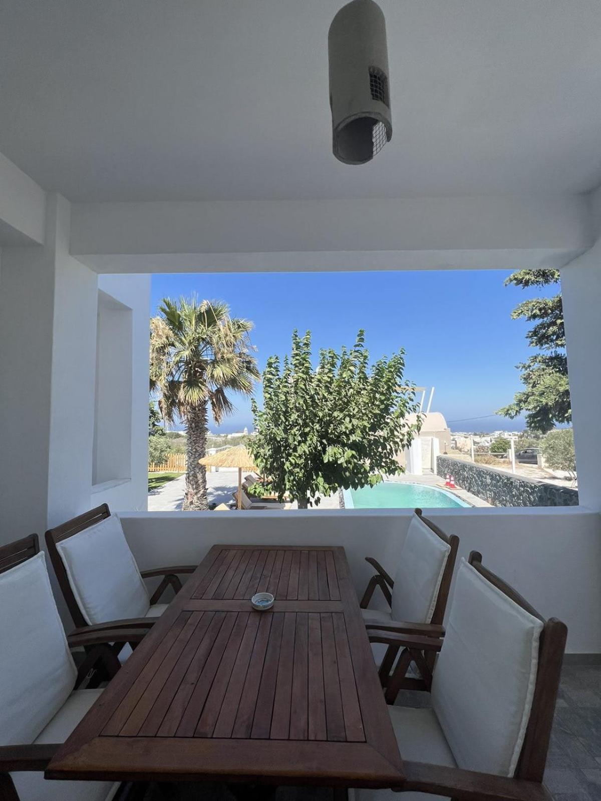 Santorini Villatzio Suites