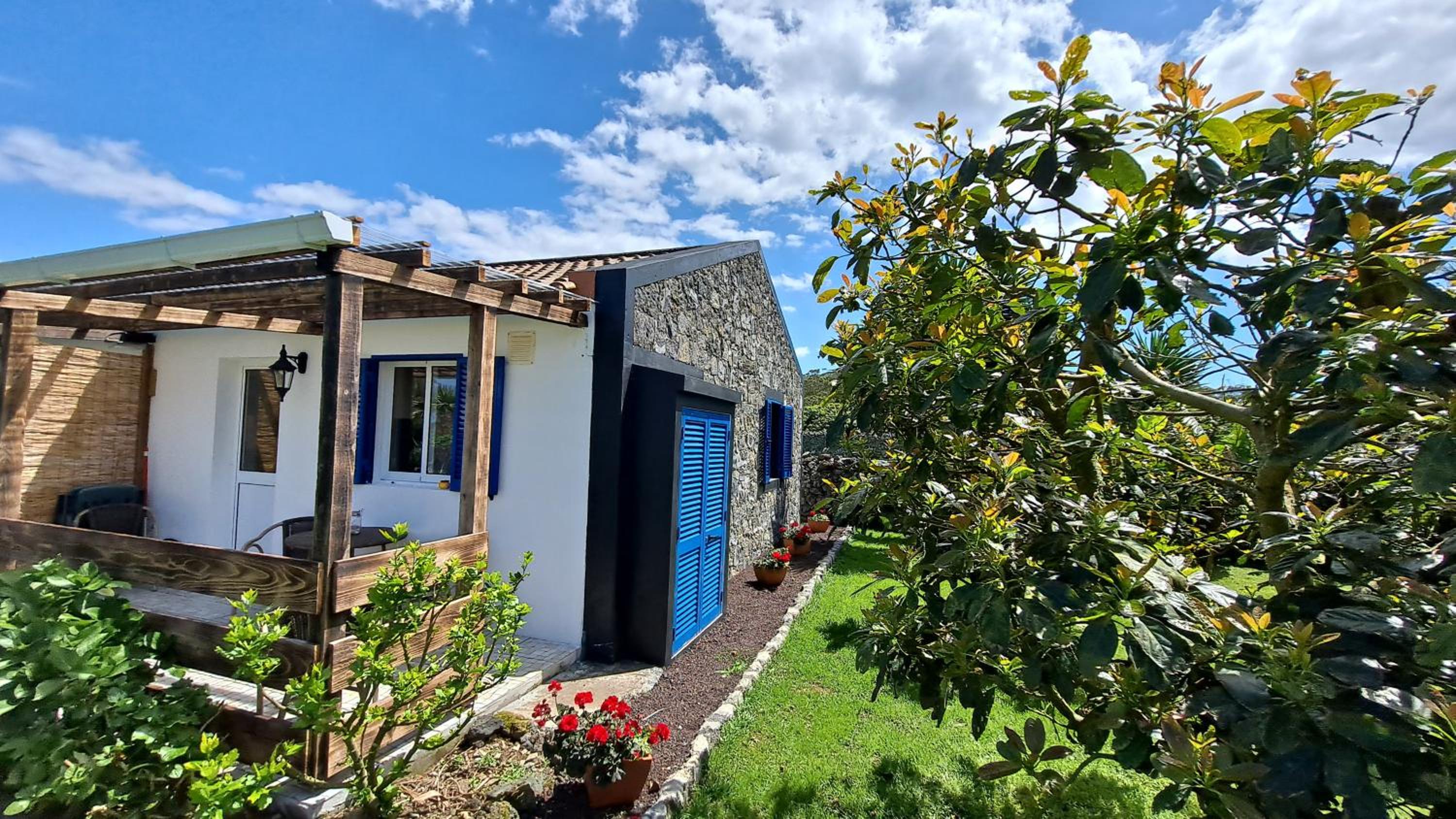 Casa Azul view 3