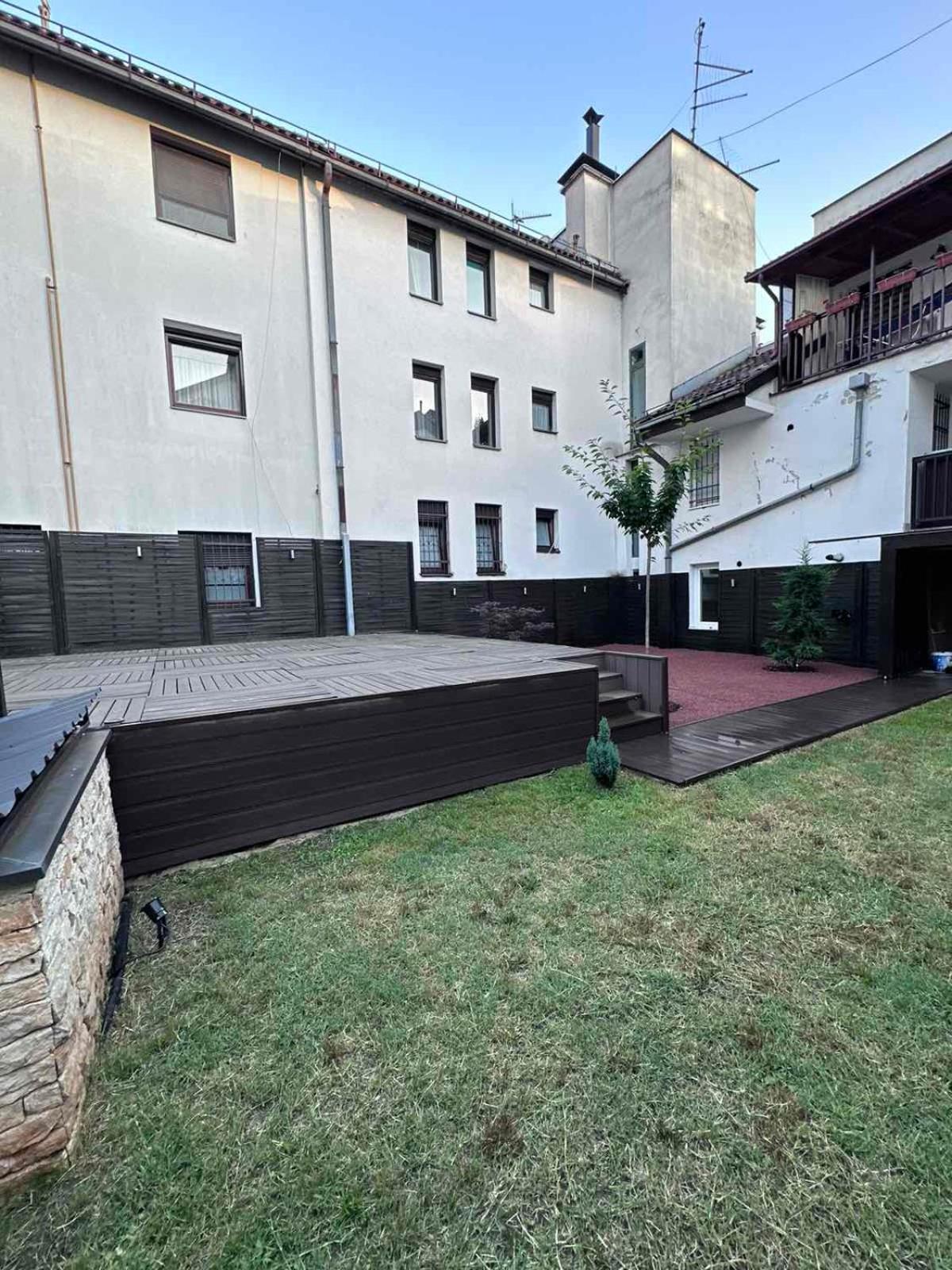 emma lux apartment