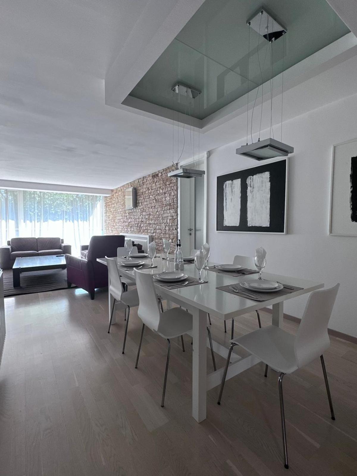 emma lux apartment