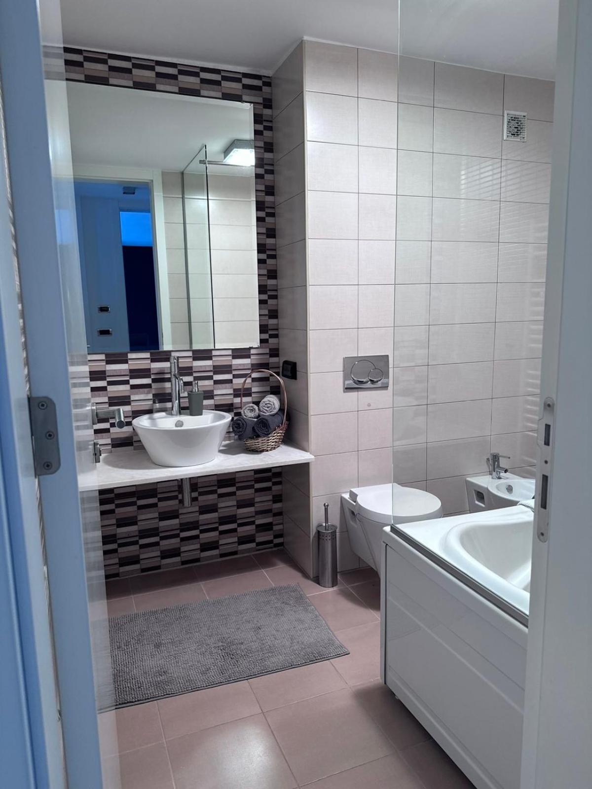 emma lux apartment