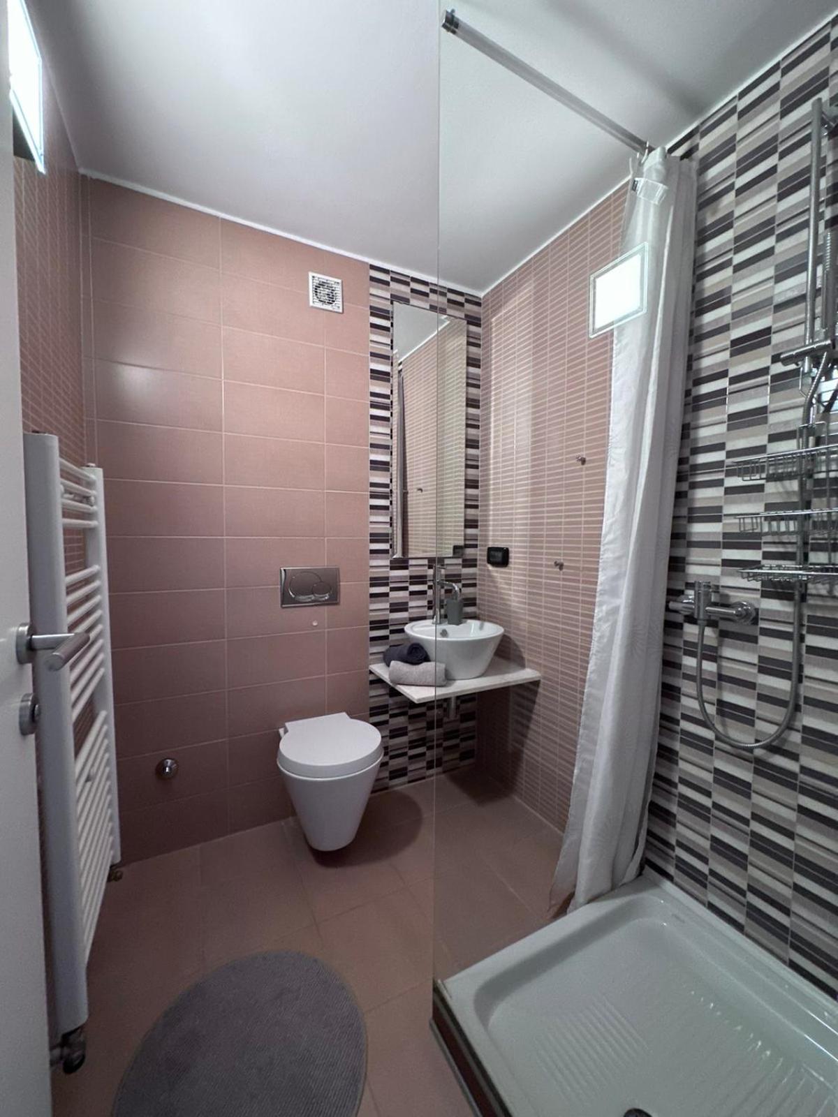 emma lux apartment