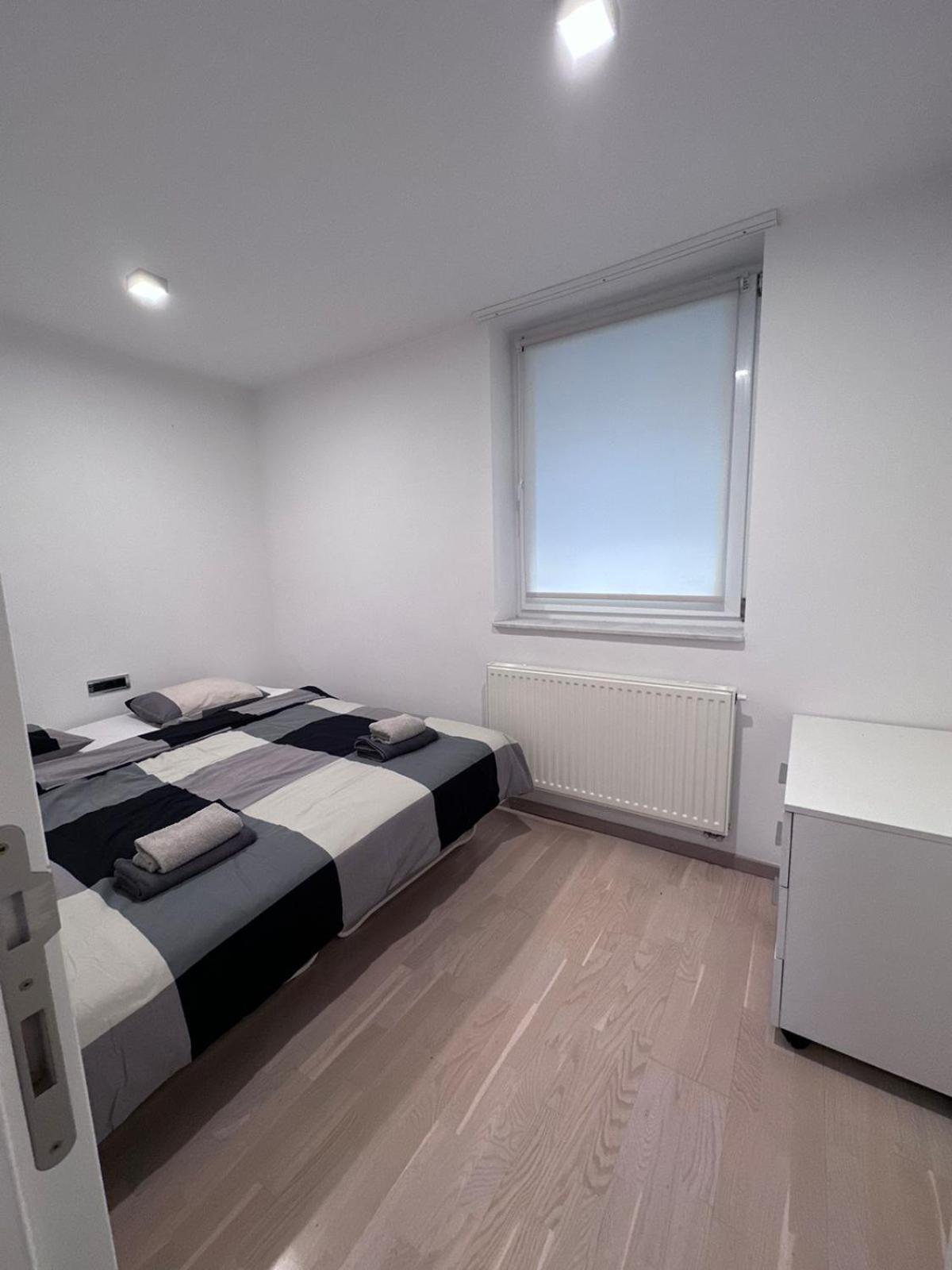 emma lux apartment