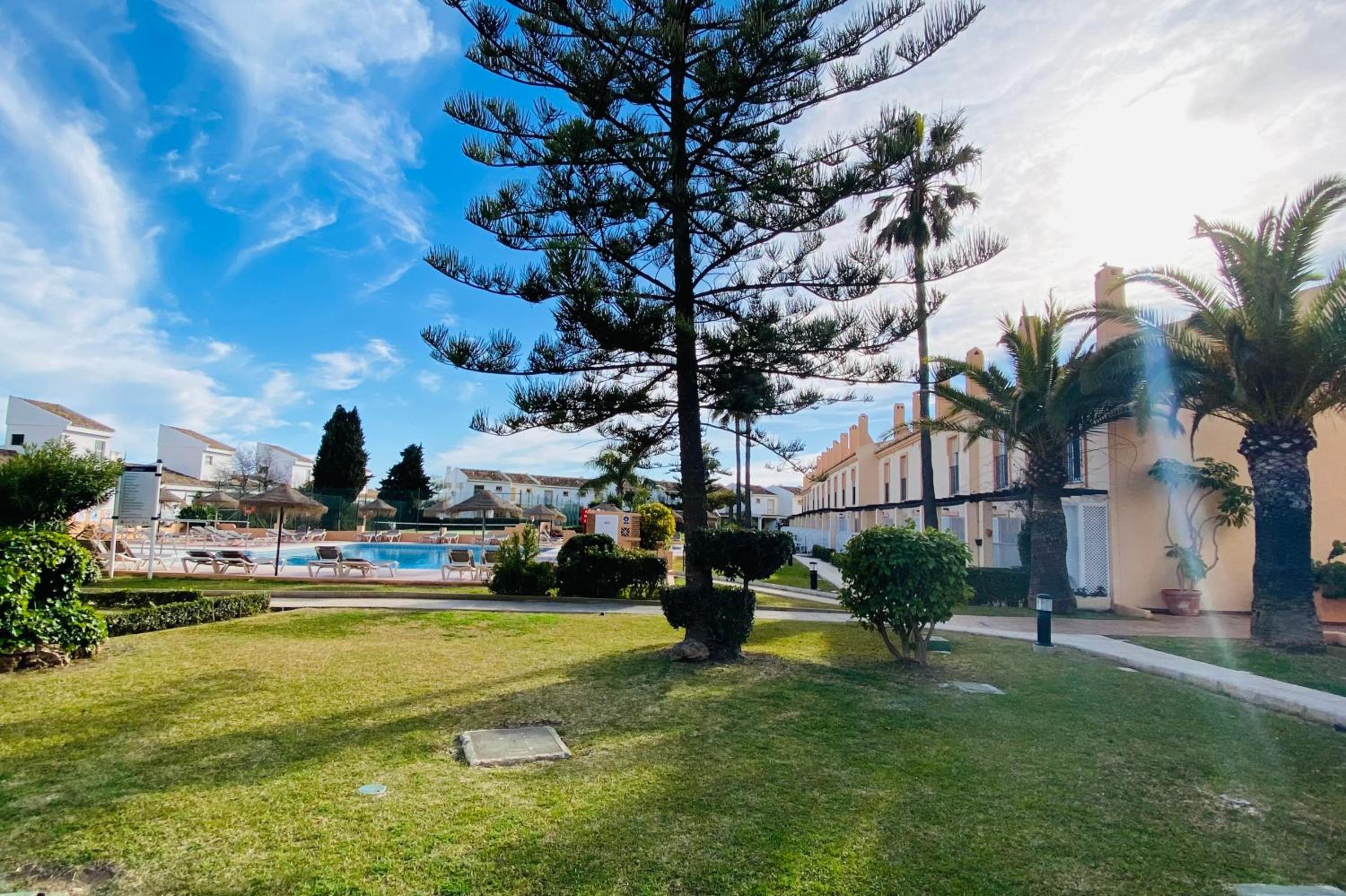 Duplex For 6 Guest with 3 Pools, Jacuzzi, BBQ, Parking, 200m from Beach Mijas Costa & Fuengirola