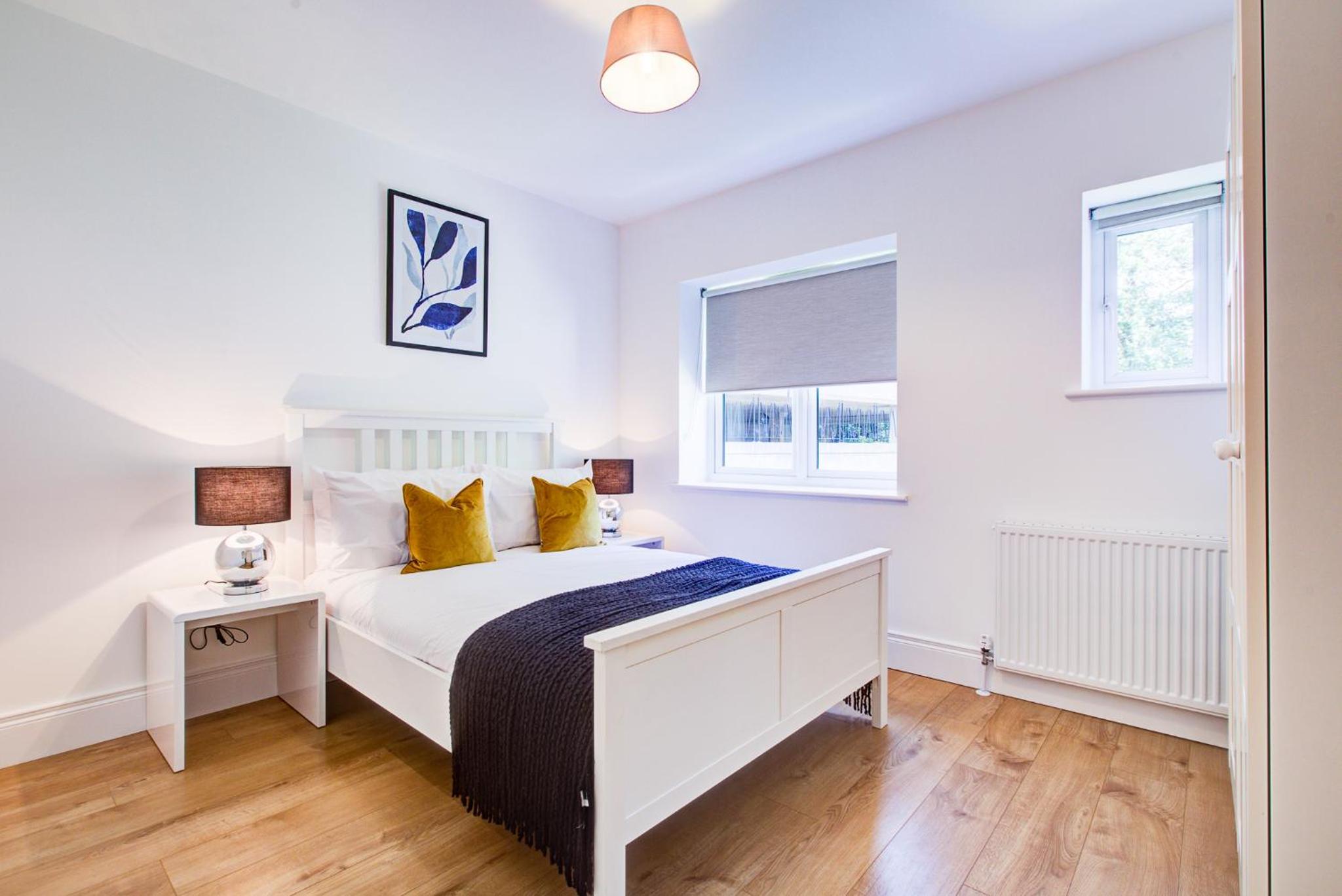 Hybrid Resi - London, New Malden near Richmond - Wimbledon view 4