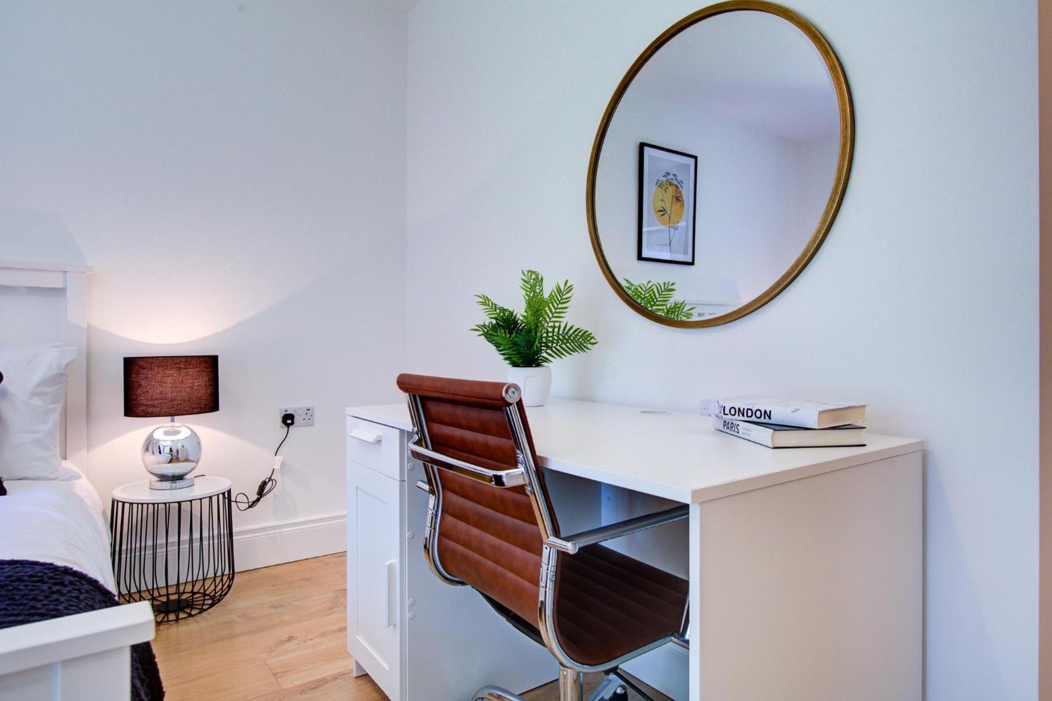 Hybrid Resi - London, New Malden near Richmond - Wimbledon view 5