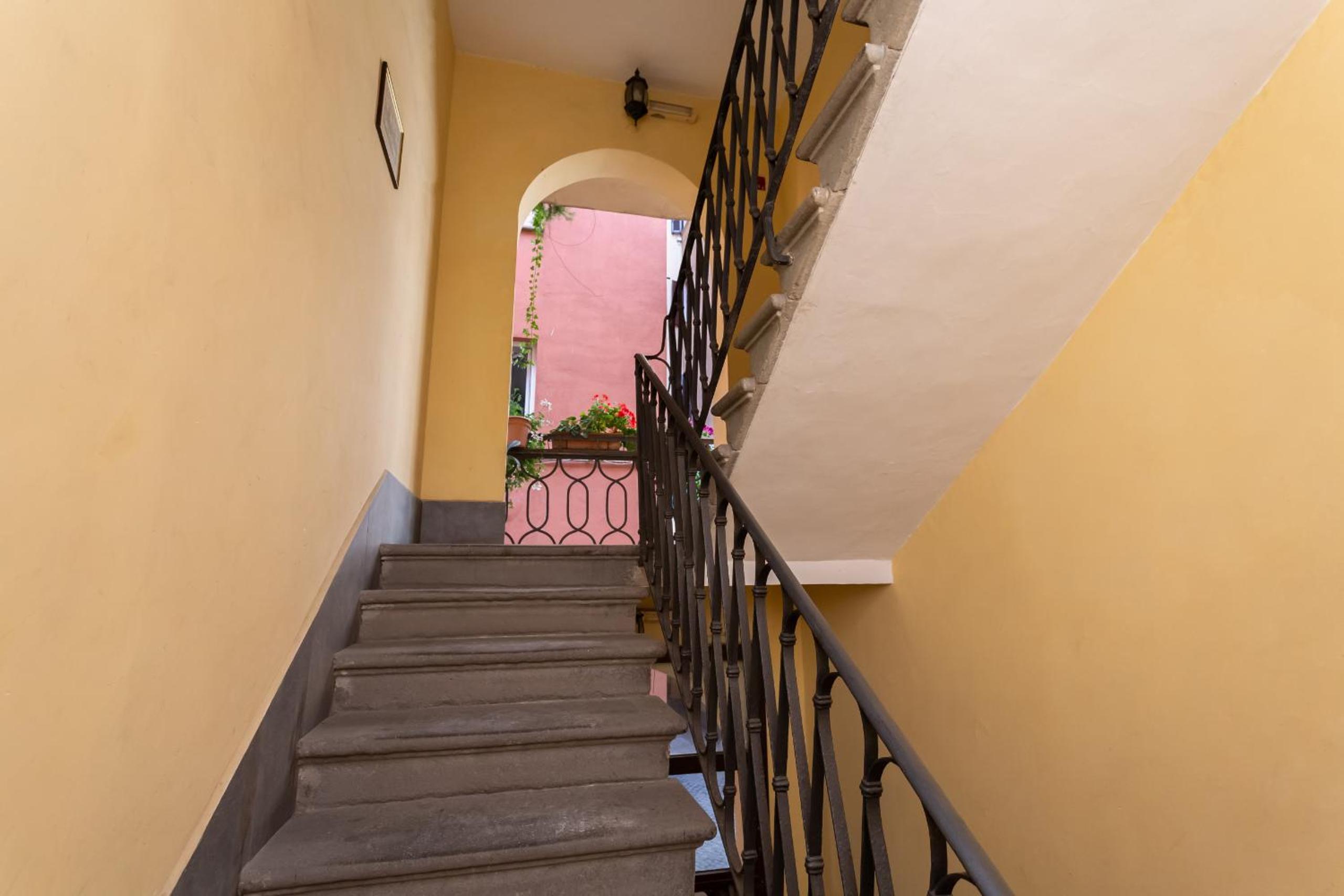 Oscar Apt near Landmarks and Colosseum