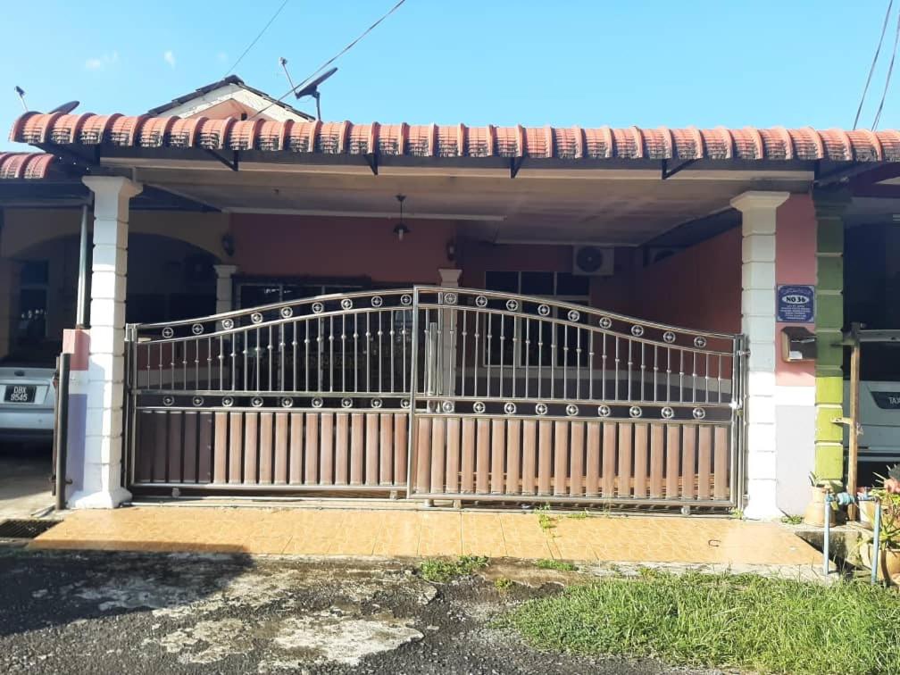 D'LAILA HOMESTAY photo 2